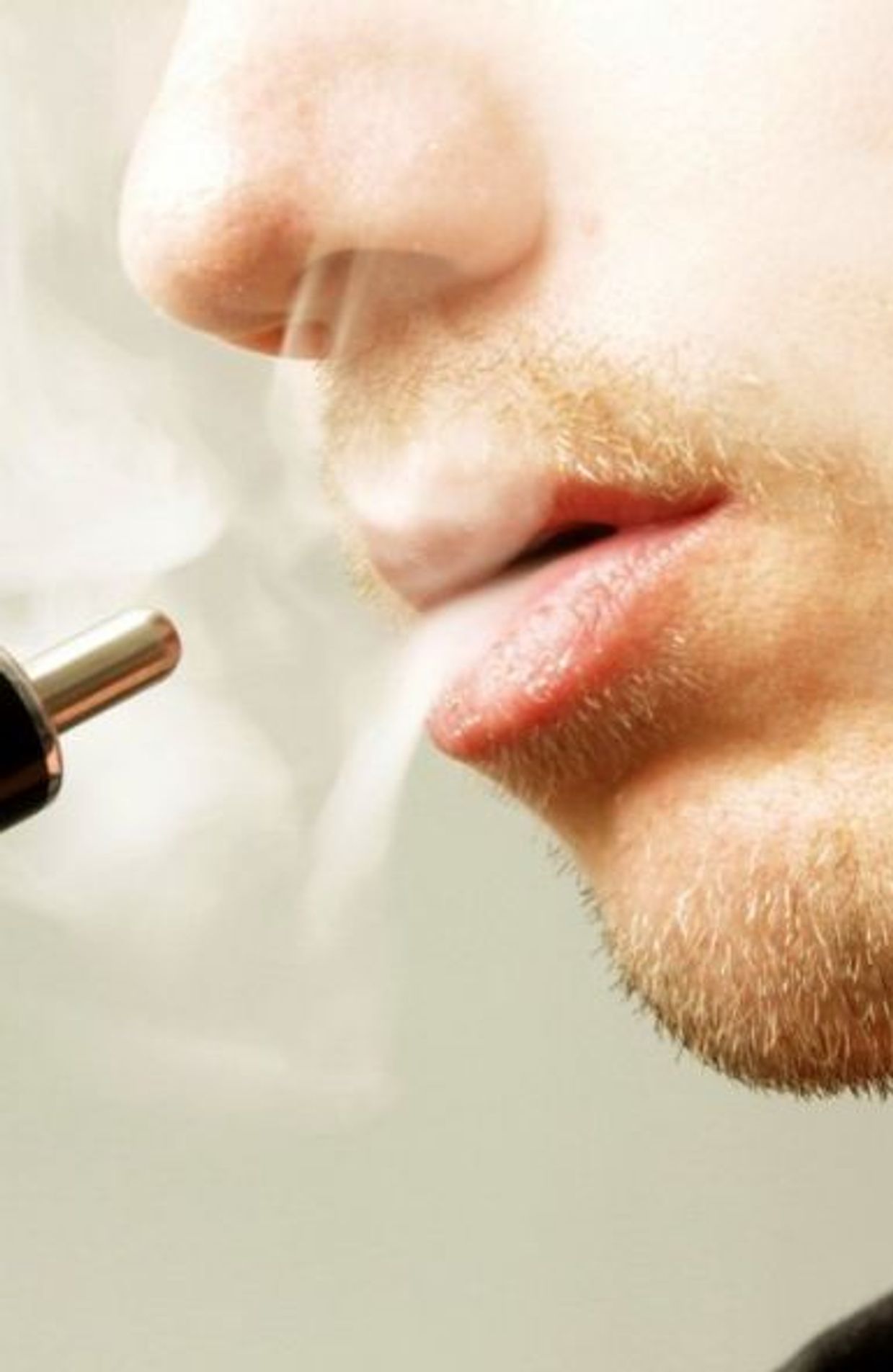 Habitudes de consommations des ados hainuyers : le vapotage a le vent en  poupe révèle la dernière étude de l'Observatoire de la Santé du Hainaut