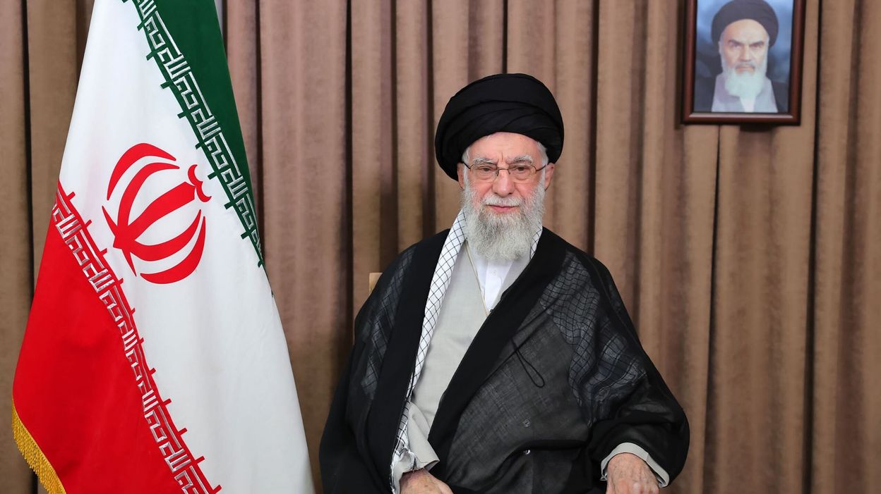 Ali Khamenei, Guide suprême iranien