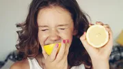 Le citron est un mauvais aliment pour les dents