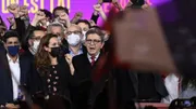 Face aux droites, Mélenchon &quot;au combat&quot; avec son &quot;parlement&quot; de campagne