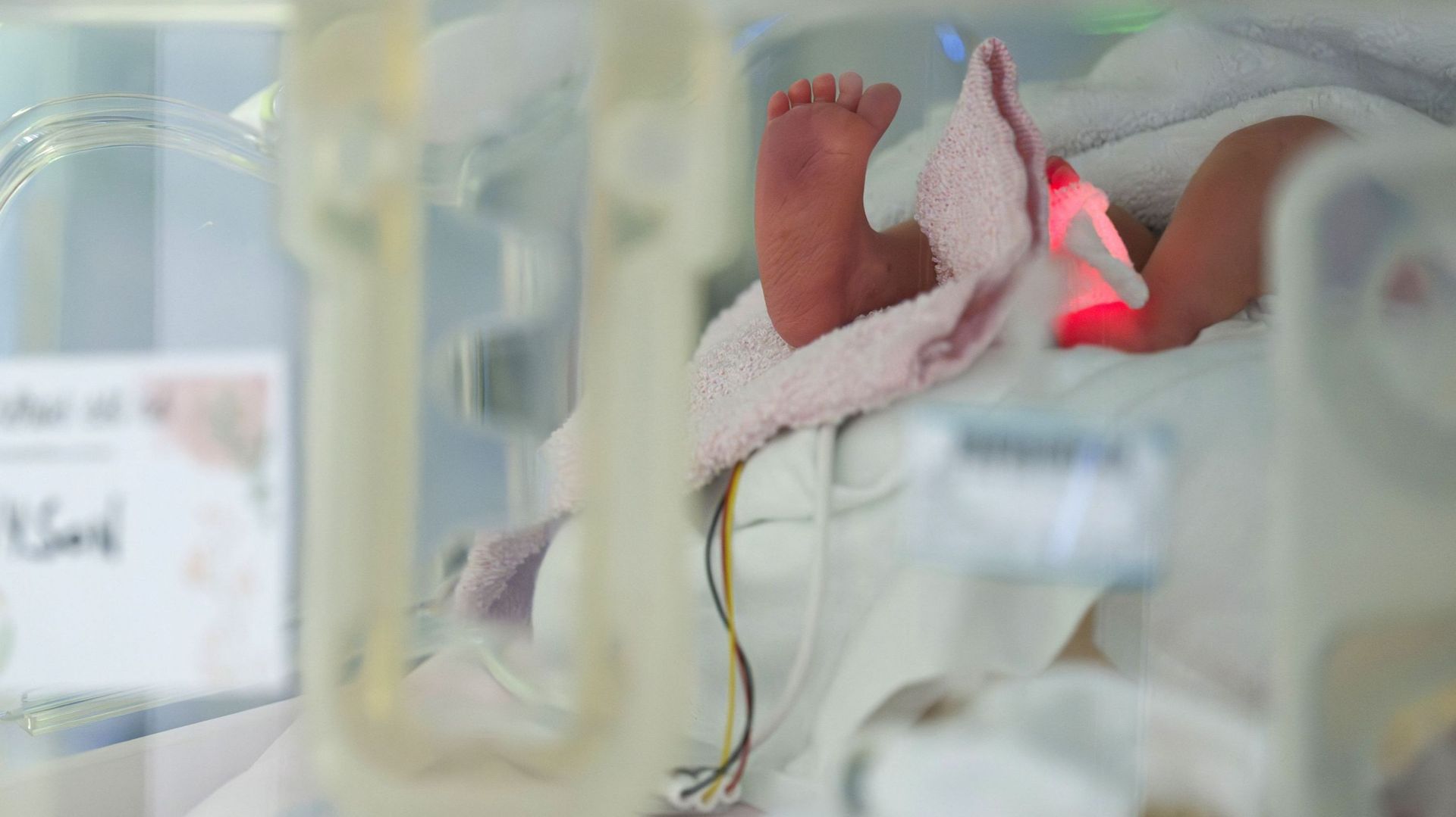 Dix ans après leur naissance, les enfants prématurés restent plus vulnérables : "Il y a un effet domino"