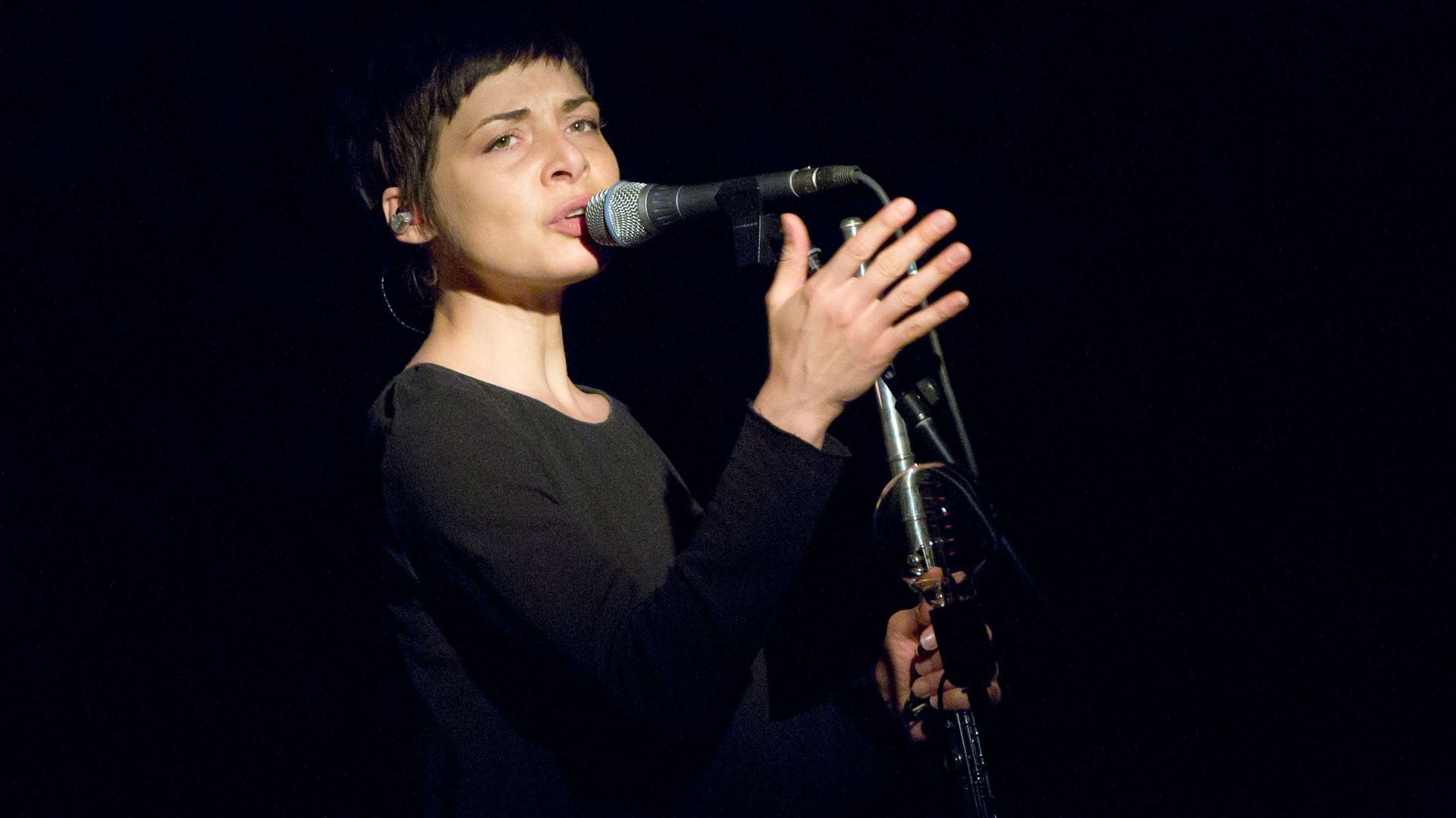 "Pendant un an, j’ai dû réapprendre à parler", une pneumonie pulmonaire a failli faire basculer le destin de la chanteuse de jazz Mélanie De Biasio