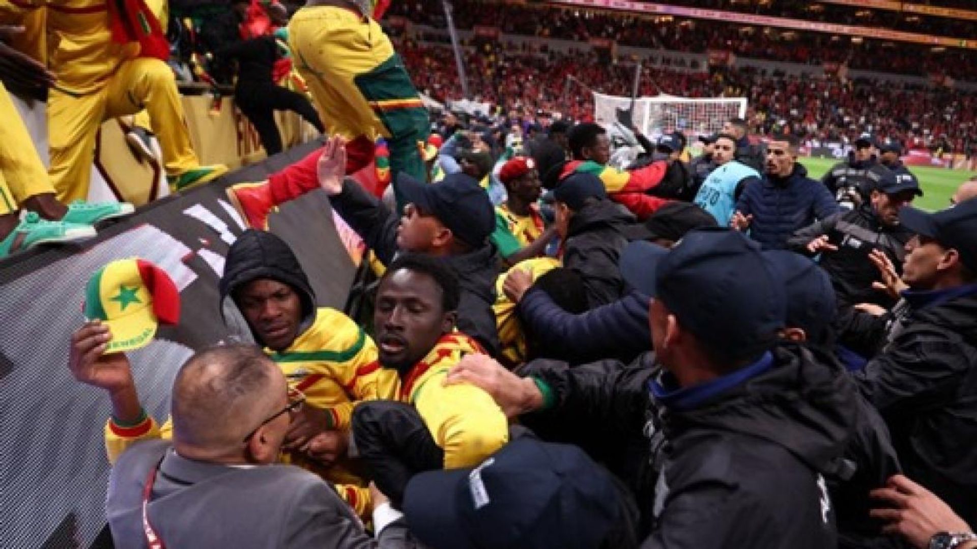 Coupe d’Afrique des Nations : dix-huit supporters sénégalais condamnés entre trois mois et un an de prison au Maroc - RTBF Actus