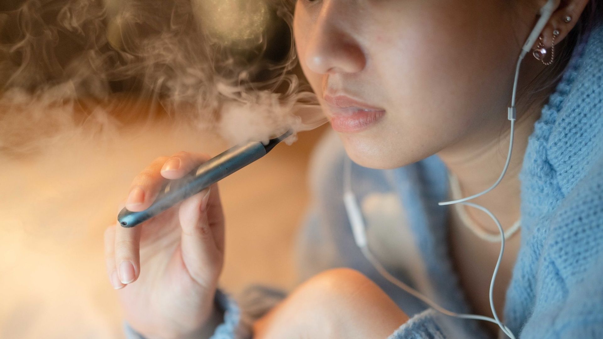 elfbar nachfüll pod läuft aus Inde, Etats-Unis... Trois questions sur les récentes interdictions de cigarettes  électroniques dans plusieurs pays – franceinfo main image 0