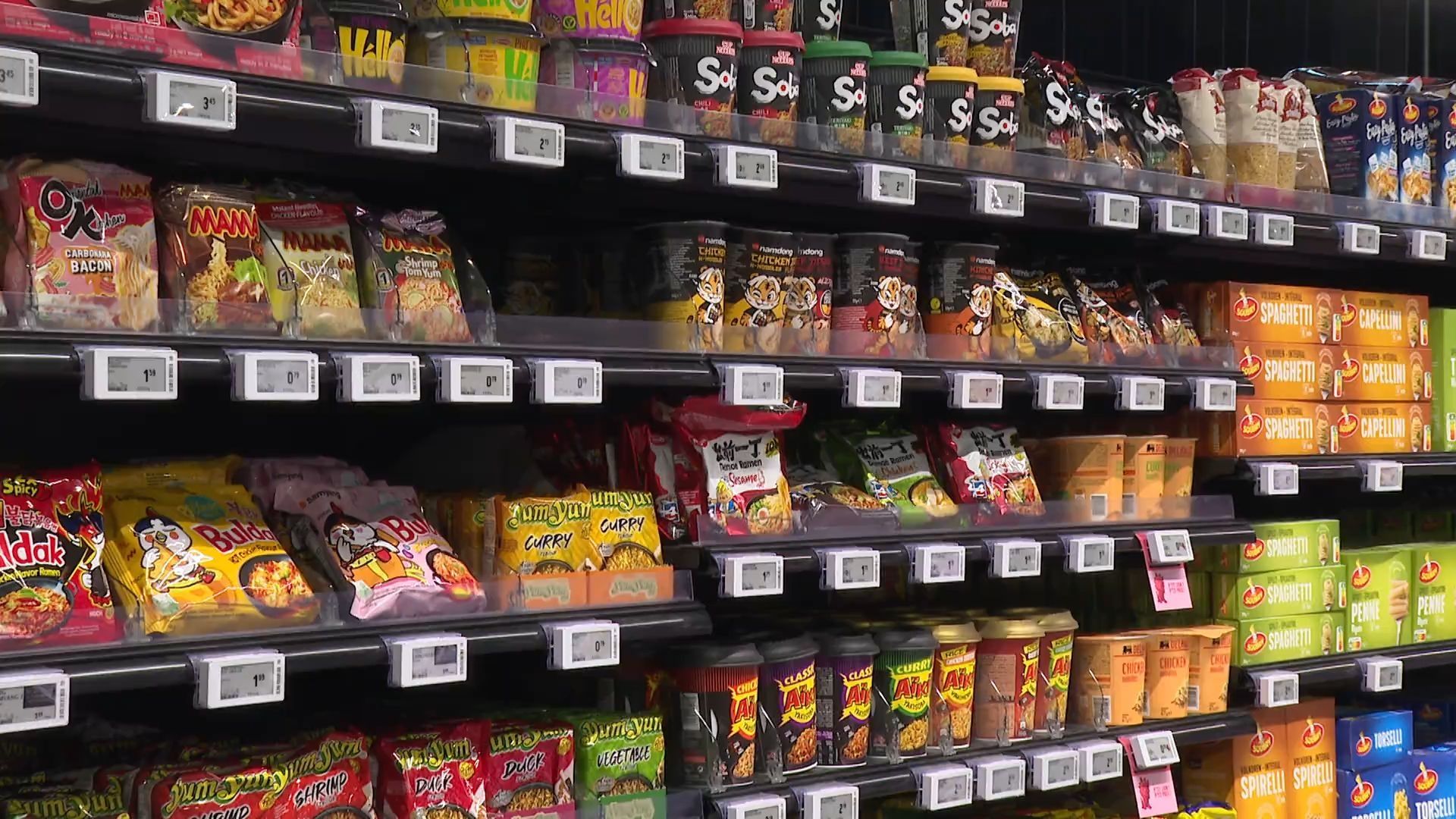 Repas instantanés : rapides, pas chers… mais que contiennent vraiment ces paquets prêts en quelques minutes ?