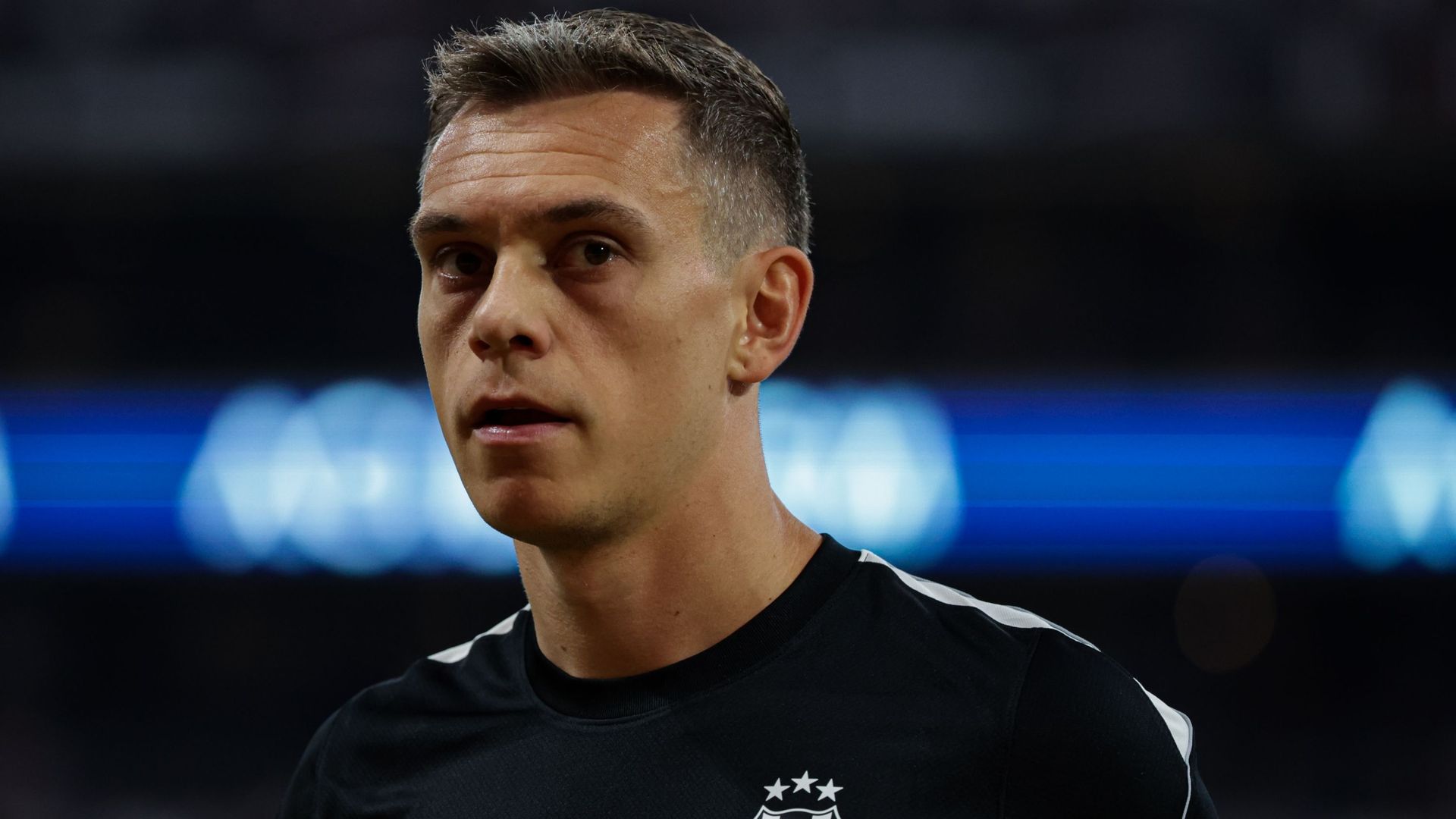 De nouveaux doutes pour les Diables : Leandro Trossard sorti sur blessure avec Besiktas