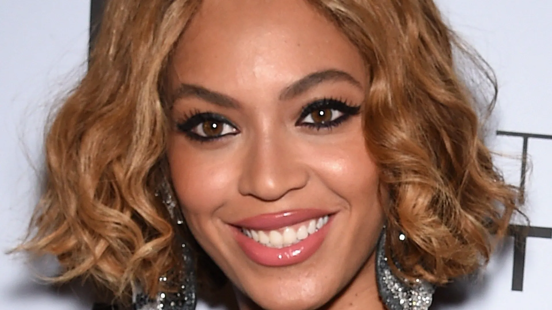 Beyoncé annonce la sortie d'une réédition augmentée de son album ...