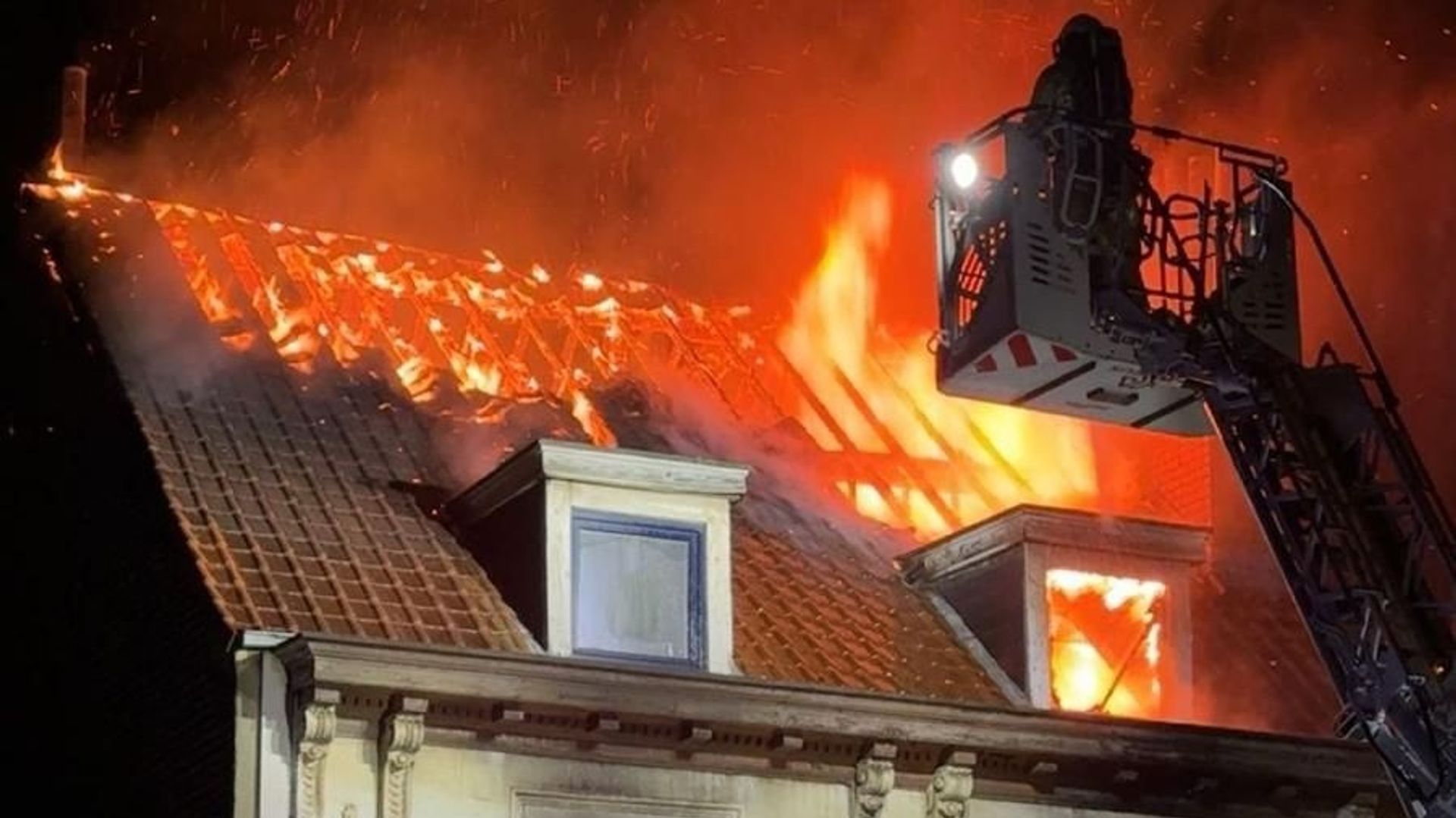 Schaerbeek : un homme de 51 ans décède dans un incendie, une femme interpellée