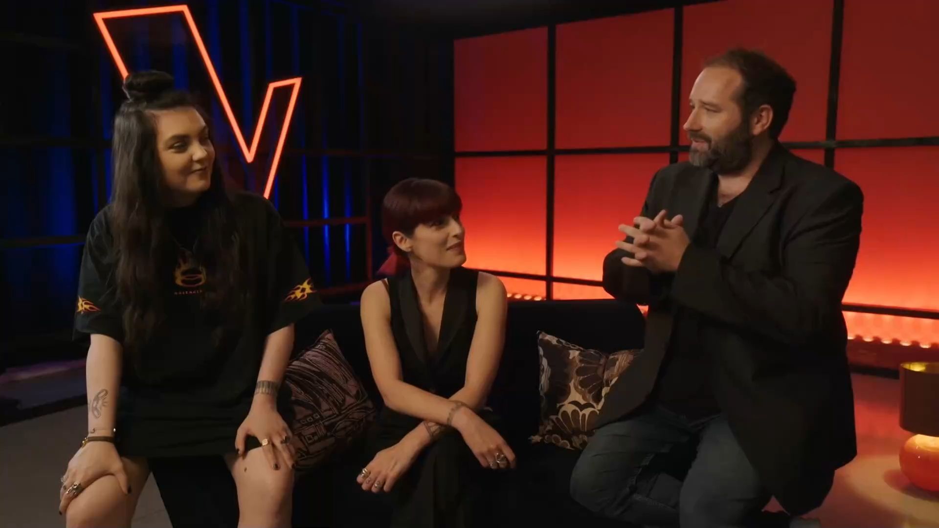 Le conseil de Hoshi et sa co-coach Jennifer Ayache de Superbus aux talents de The Voice Belgique : "Il faut écrire ses propres chansons"