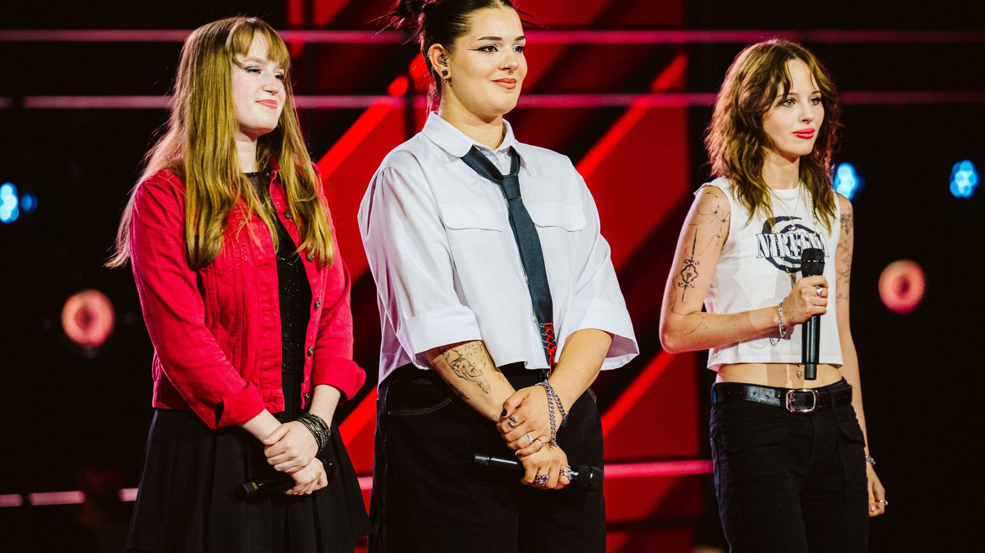 Jennifer Ayache de Superbus s’invite sur The Voice Belgique, et coache les talents sur son titre "Lola"