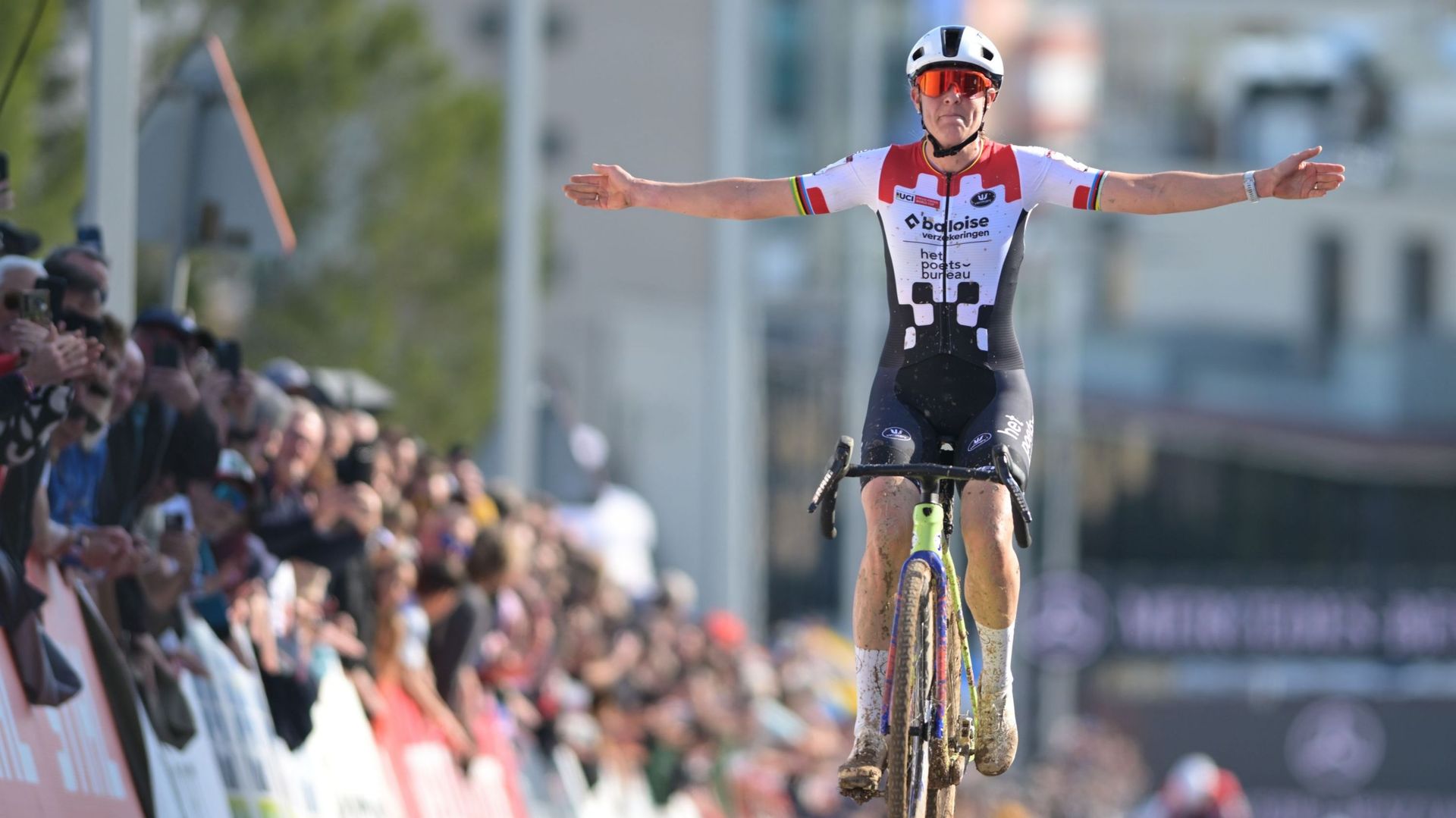 Coupe du monde de cyclocross : Lucinda Brand remporte le classement général après sa victoire à Benidorm