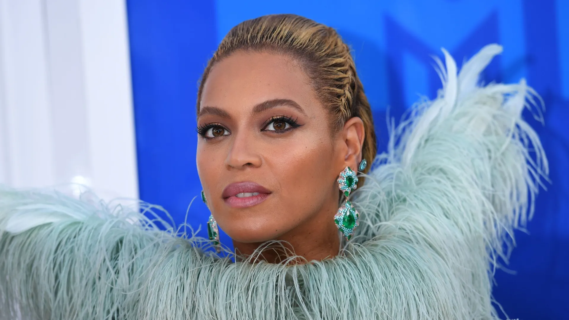 A Nashville, Beyoncé vole la vedette aux récompenses de la musique ...