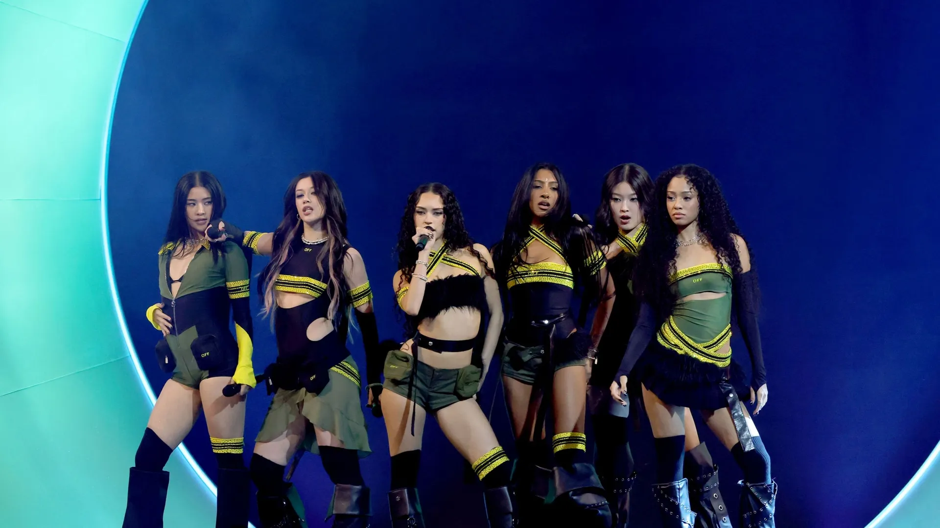 Une star de la K-pop, membre de 'Katseye', s’impose lors d’un match sur