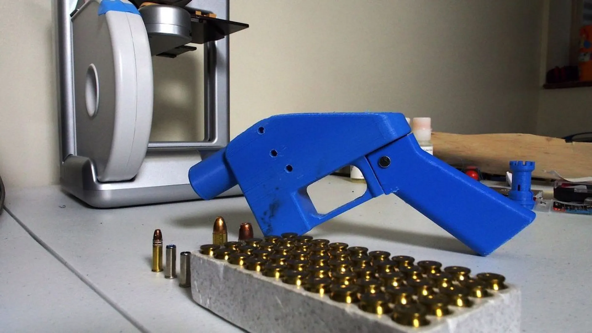 Comment Faire Un Faux Revolver Fait Maison