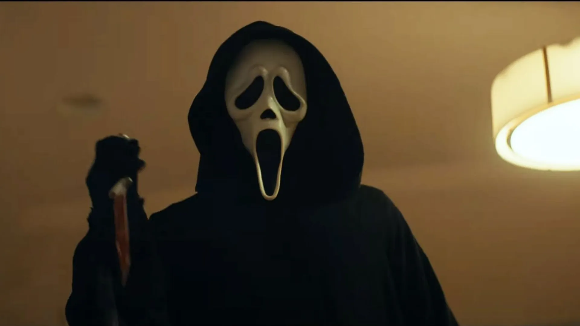 Teaser de Scream 6 : Jenna Ortega coincée avec Ghostface dans le métro ...
