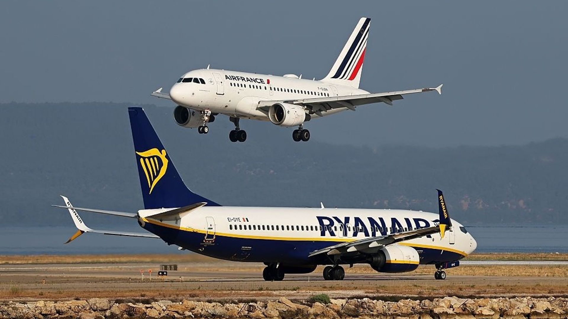 Billets d’avion : la flambée du kérosène pousse les tarifs à la hausse