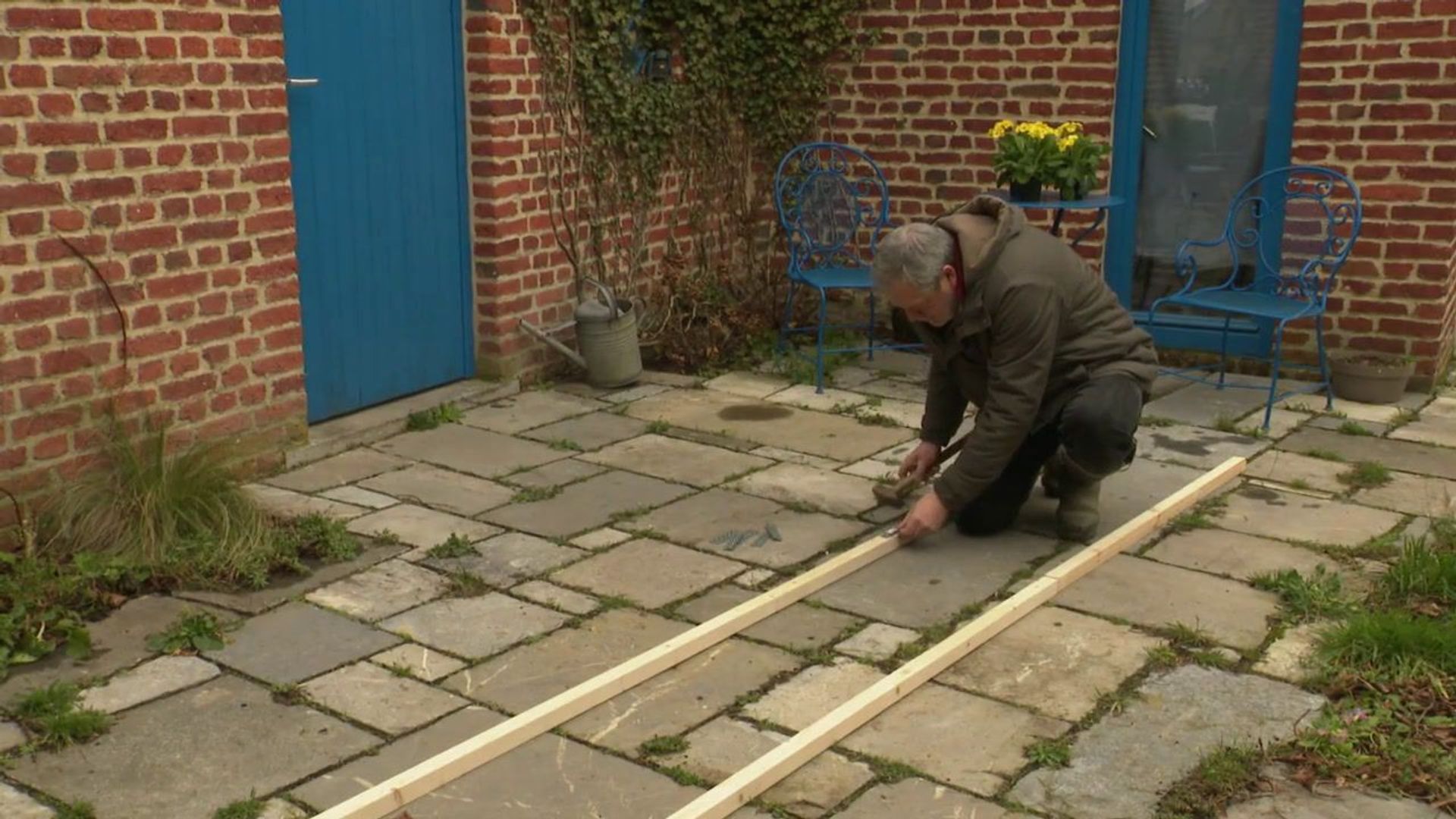 Pour semer au potager dès mars fabriquez un mini-tunnel favorisant des températures douces