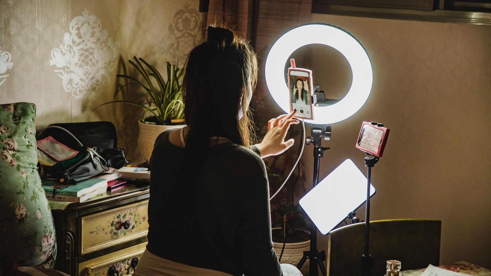'Ceci n’est pas un partenariat rémunéré' : les influenceurs tentent de rétablir la confiance avec leurs abonnés