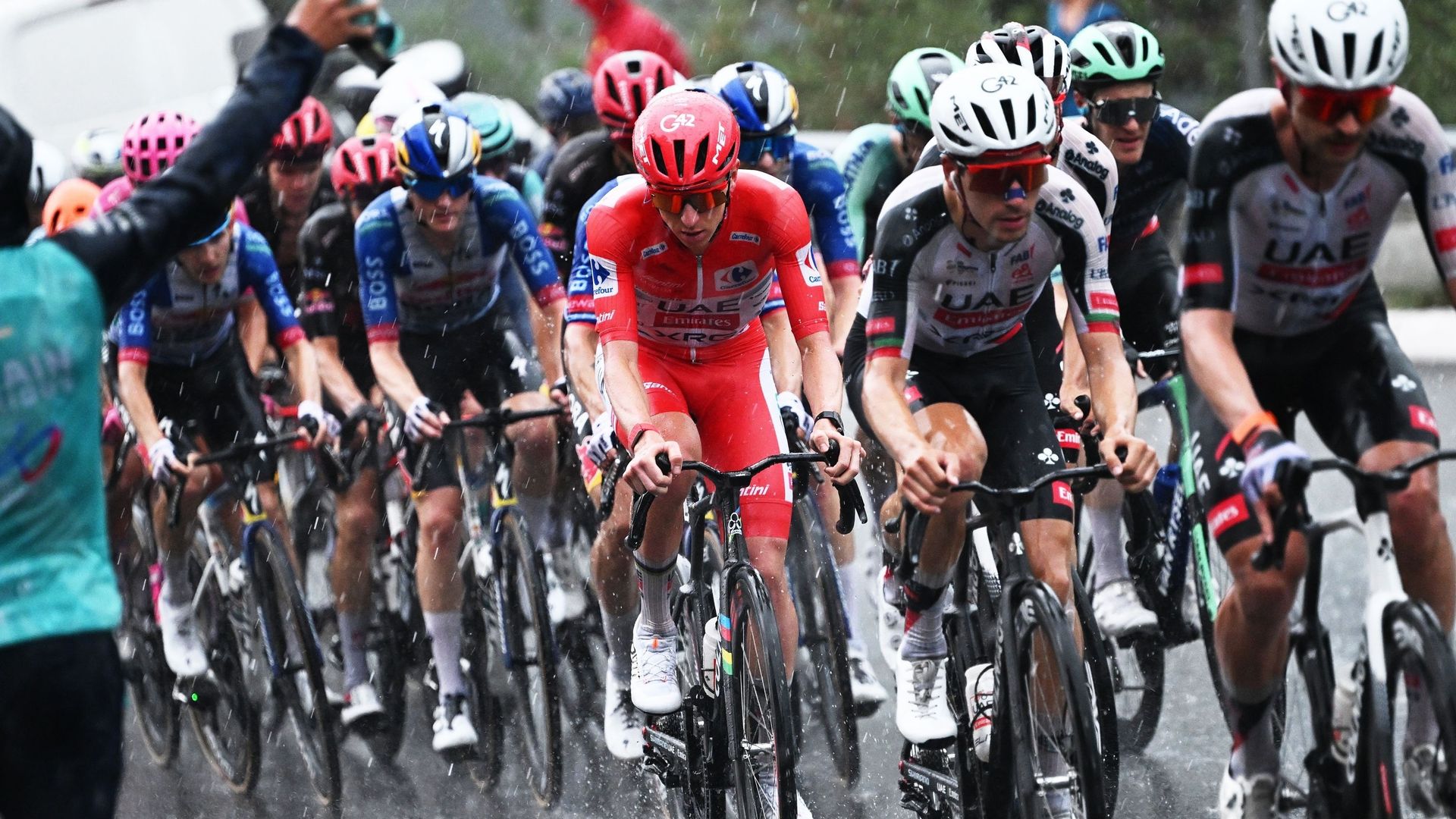 Vuelta – "On s’est mis sous des arbres", "La sécurité n’était pas garantie": la fin de la 3e étape vue par deux coureurs