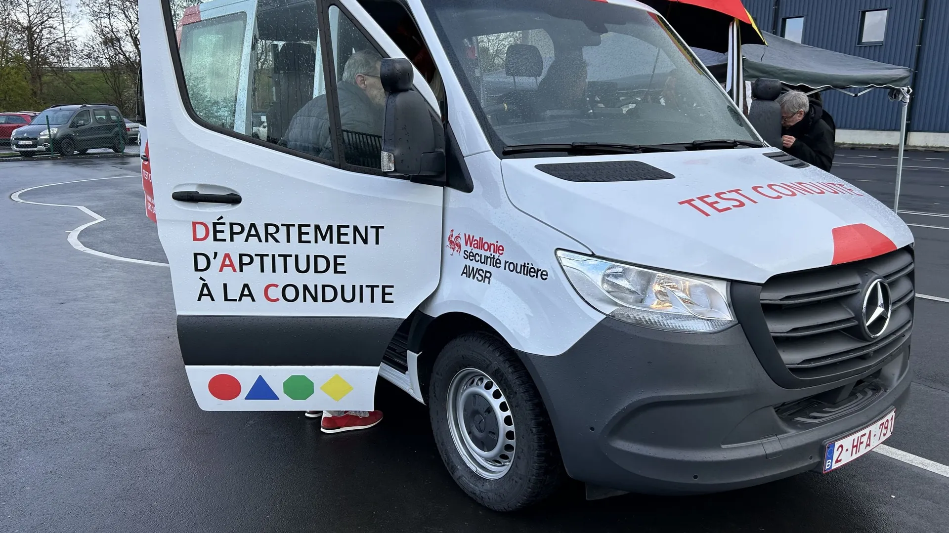 Un nouveau véhicule adapté pour évaluer les conducteurs en situation de ...