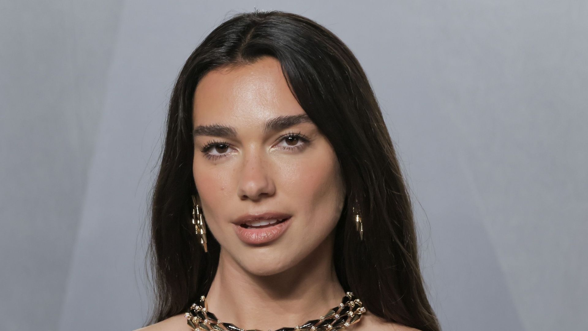 Dua Lipa dévoile la programmation de son festival littéraire avec Patti Smith en invitée spéciale