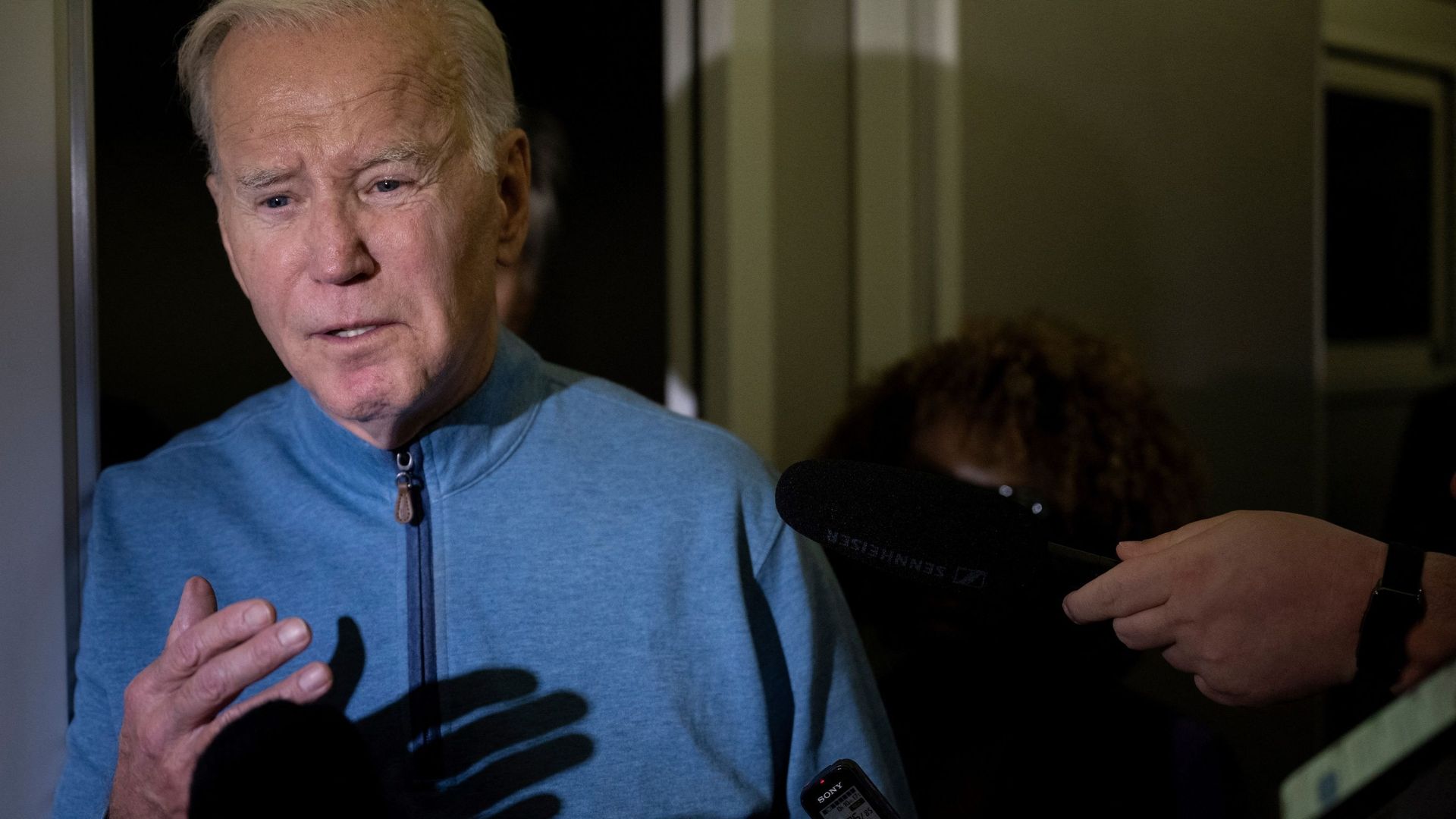 Transiter Guerre Israël – Gaza : Joe Biden annonce que des camions chargés d'aide ...