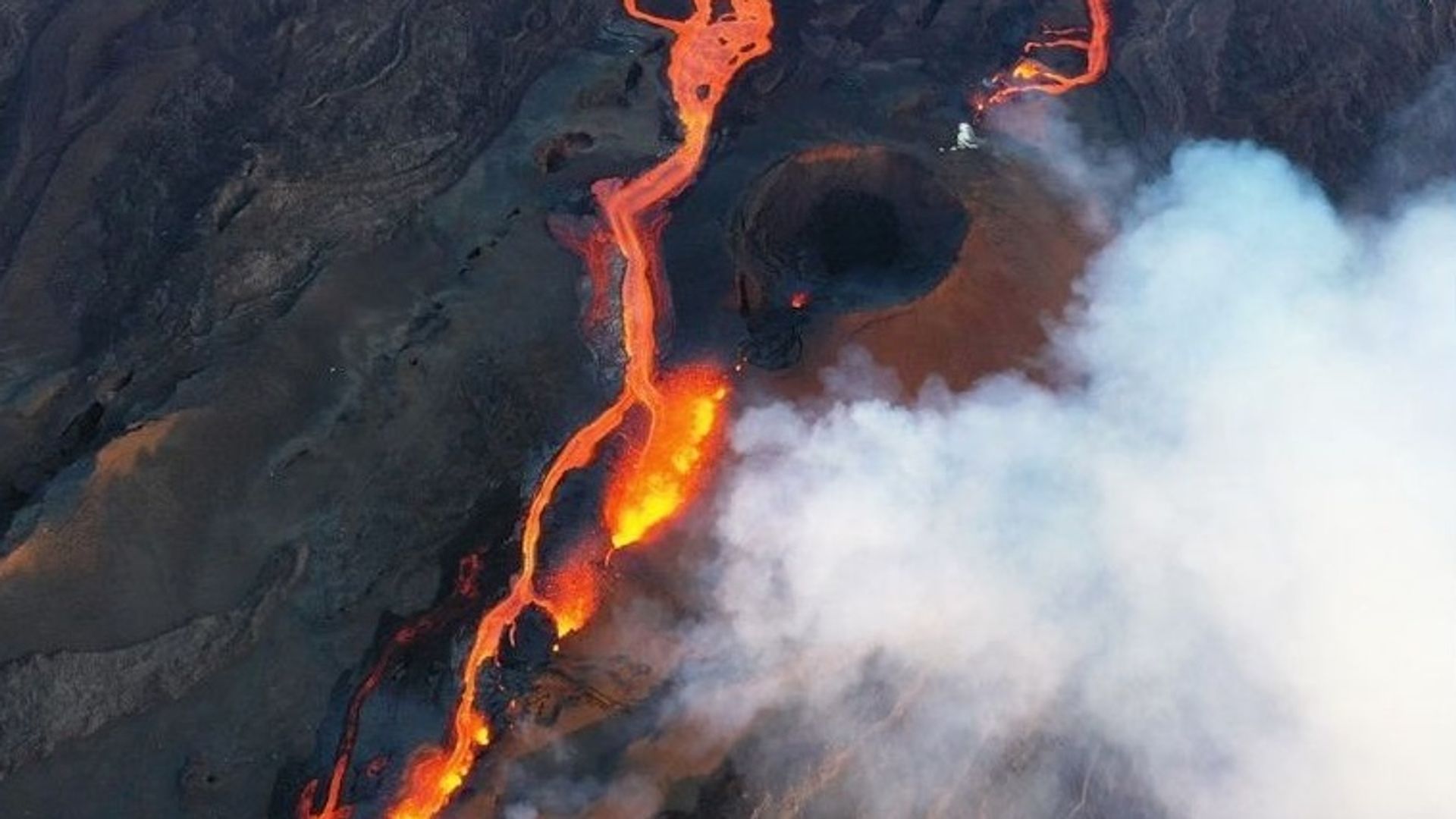 Anticiper une éruption : ce que le réveil du piton de la Fournaise nous apprend