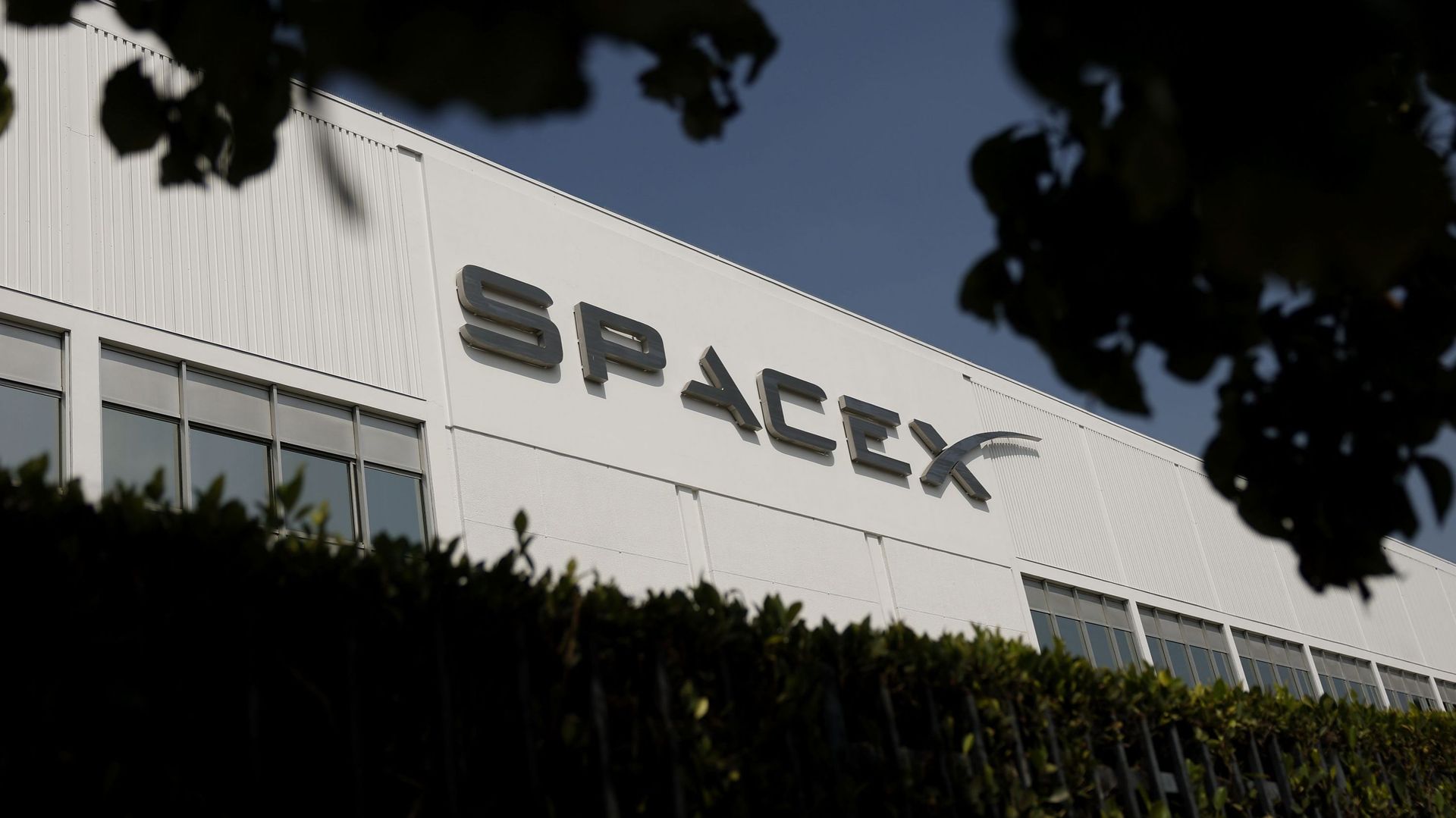 Blue Origin et Space X annulent leur venue au Sommet spatial à Paris