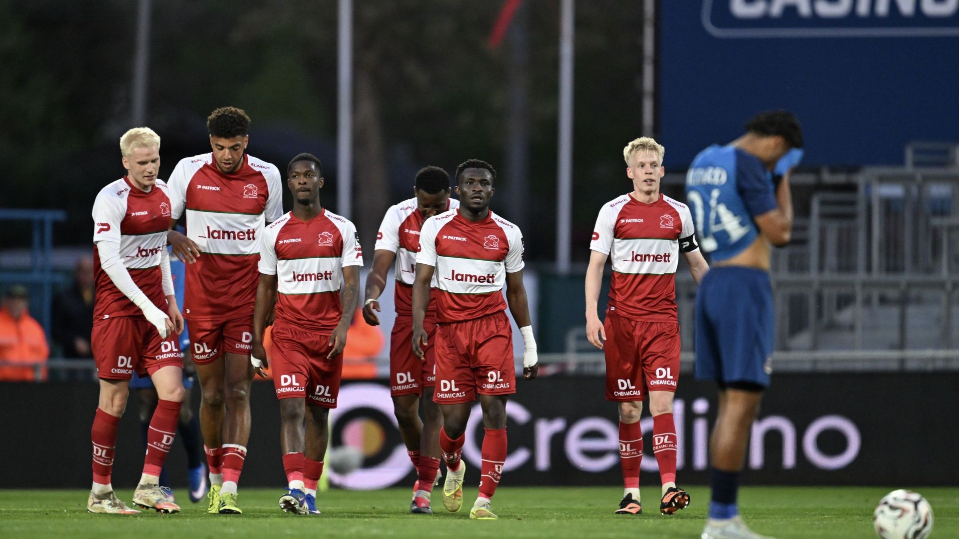 En s'imposant à Dender, Zulte Waregem assure son maintien et celui du Cercle de Bruges