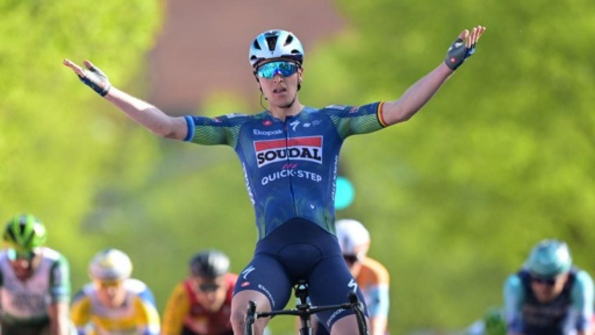 Tim Merlier confirme son retour en forme en écoeurant ses adversaires sur le Tour du Limbourg