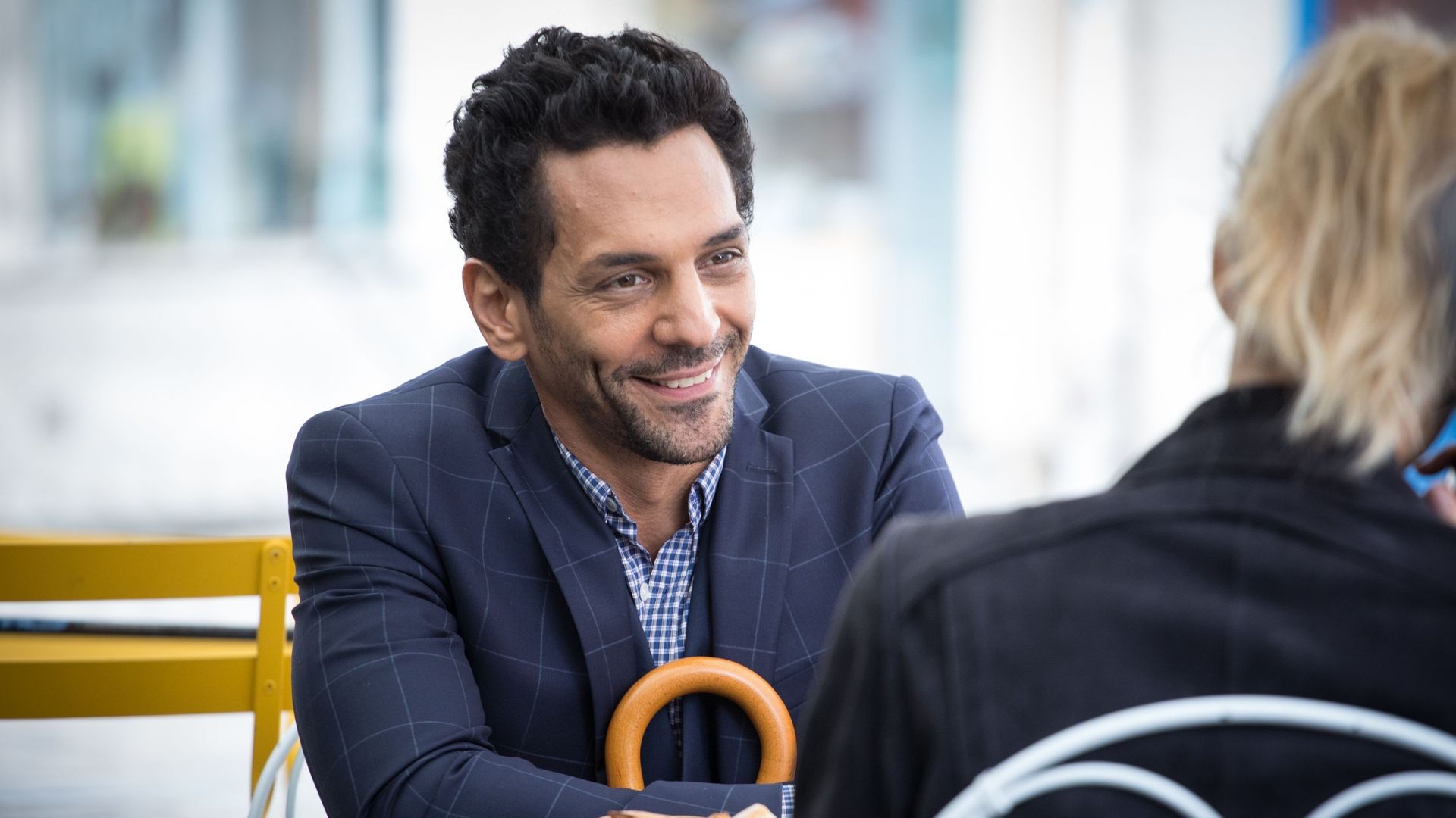 Comment Tomer Sisley a préparé son rôle de légiste dans "Balthazar" ?