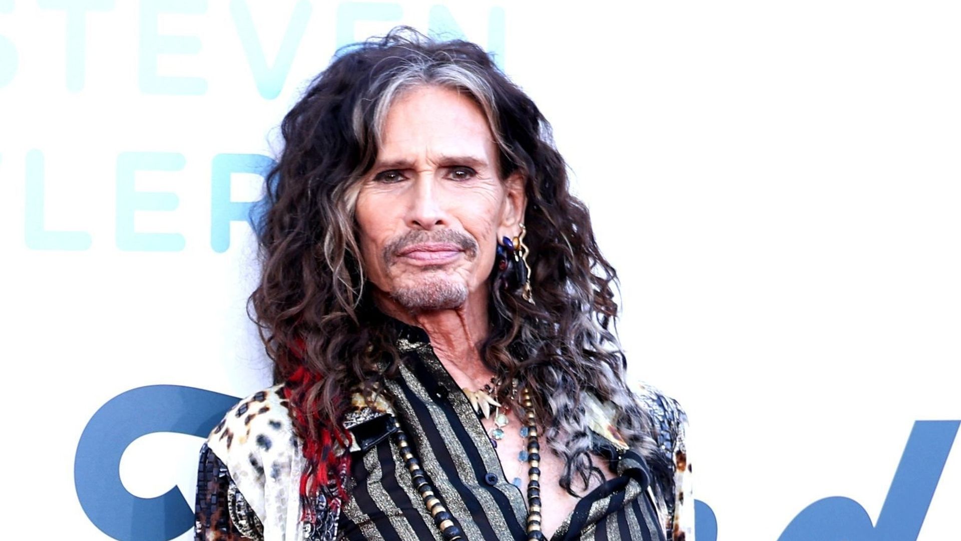 Steven Tyler : la juge se récuse à deux semaines du procès civil lié aux accusations d’agression sexuelle