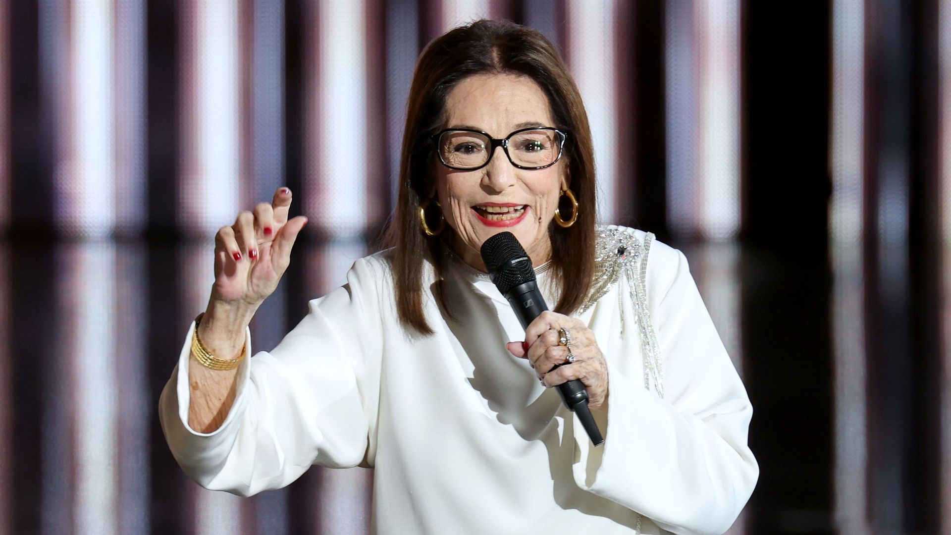 Nana Mouskouri annule un concert pour raison de santé : "Je dois écouter mon médecin"