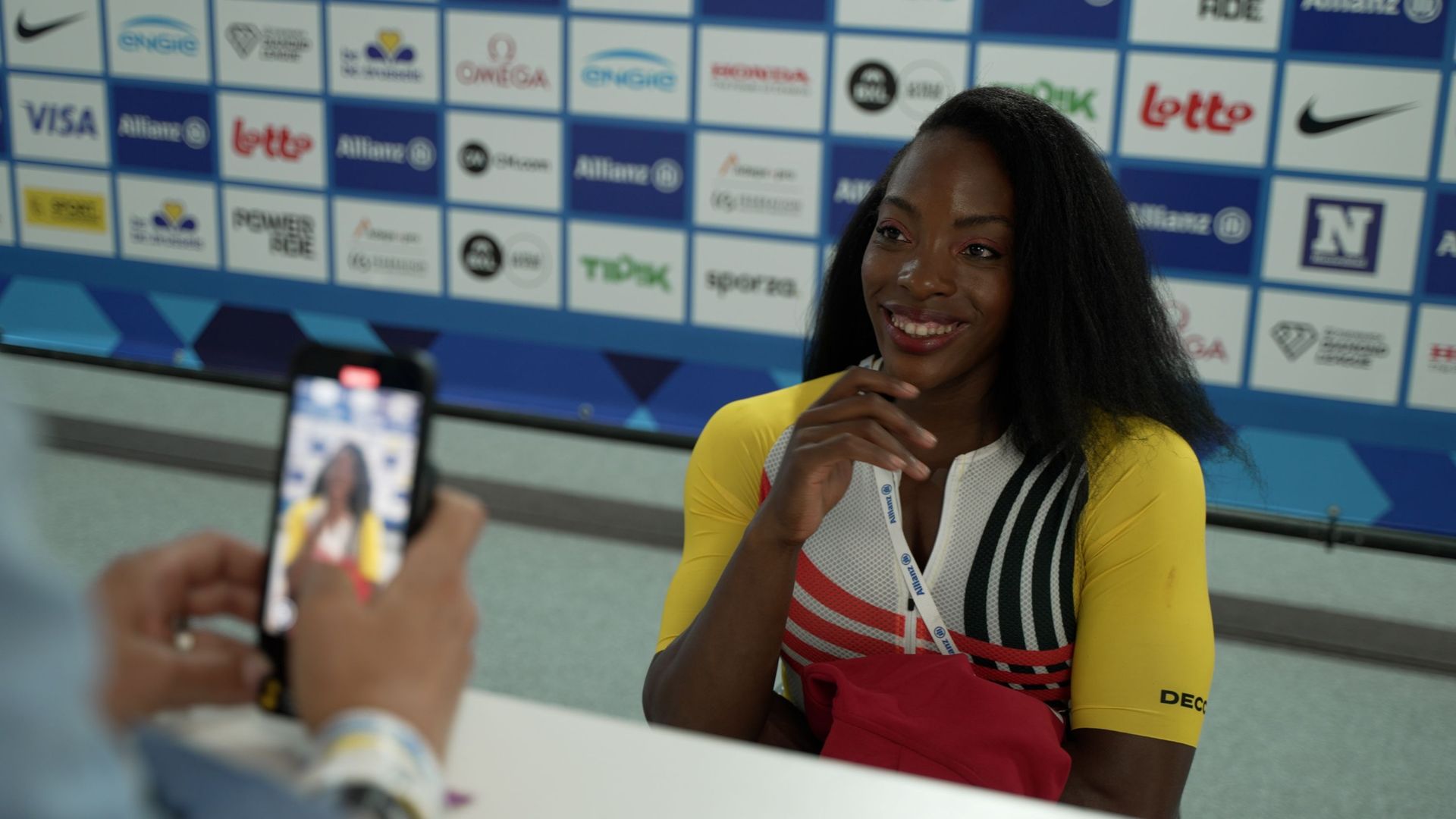 Victoire éclatante et fête à domicile : revivez le Mémorial Van Damme aux côtés de Léa Bayekula - RTBF Actus
