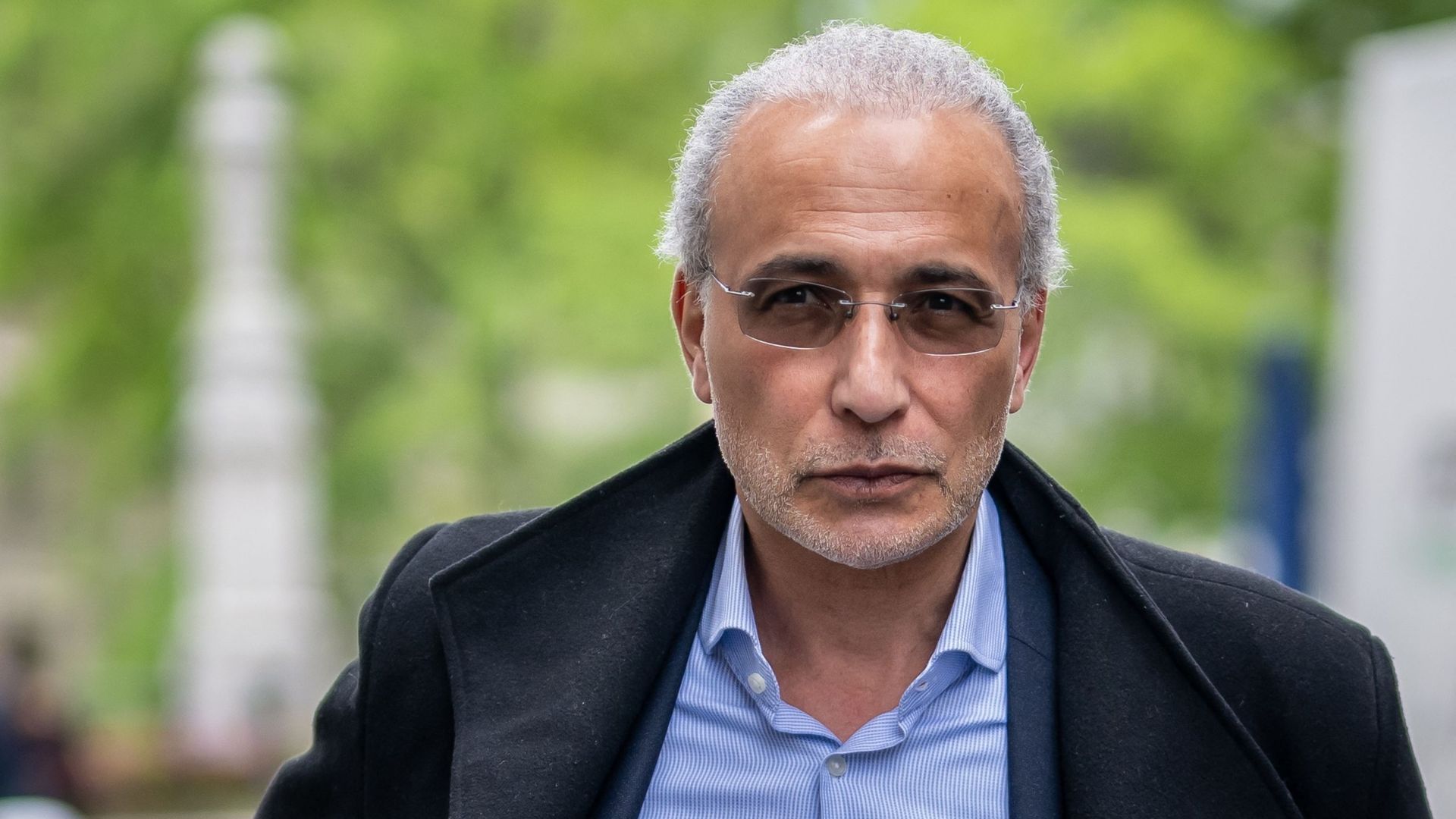 Tariq Ramadan absent à son procès pour viols : 18 ans de prison requis
