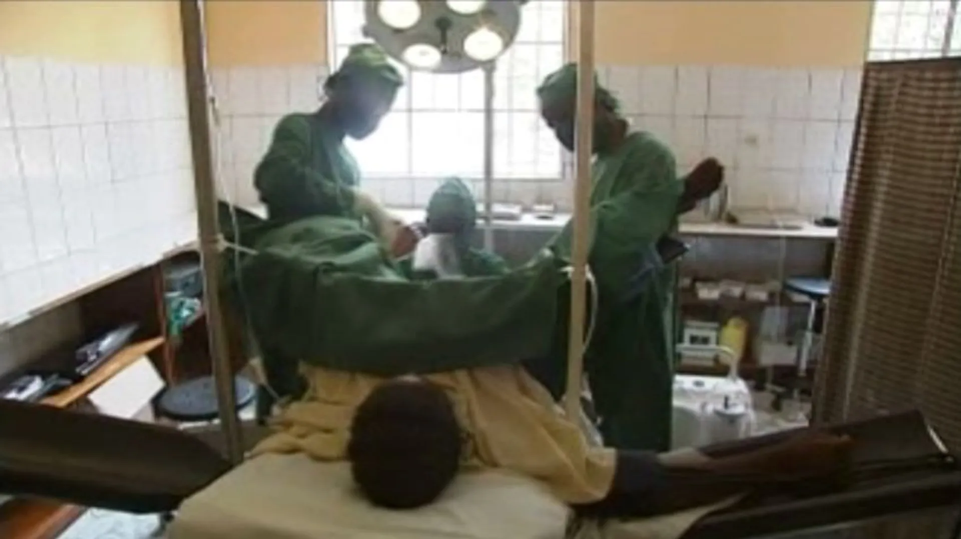 Viol comme arme de guerre en RDC: un médecin belge participe à la lutte ...