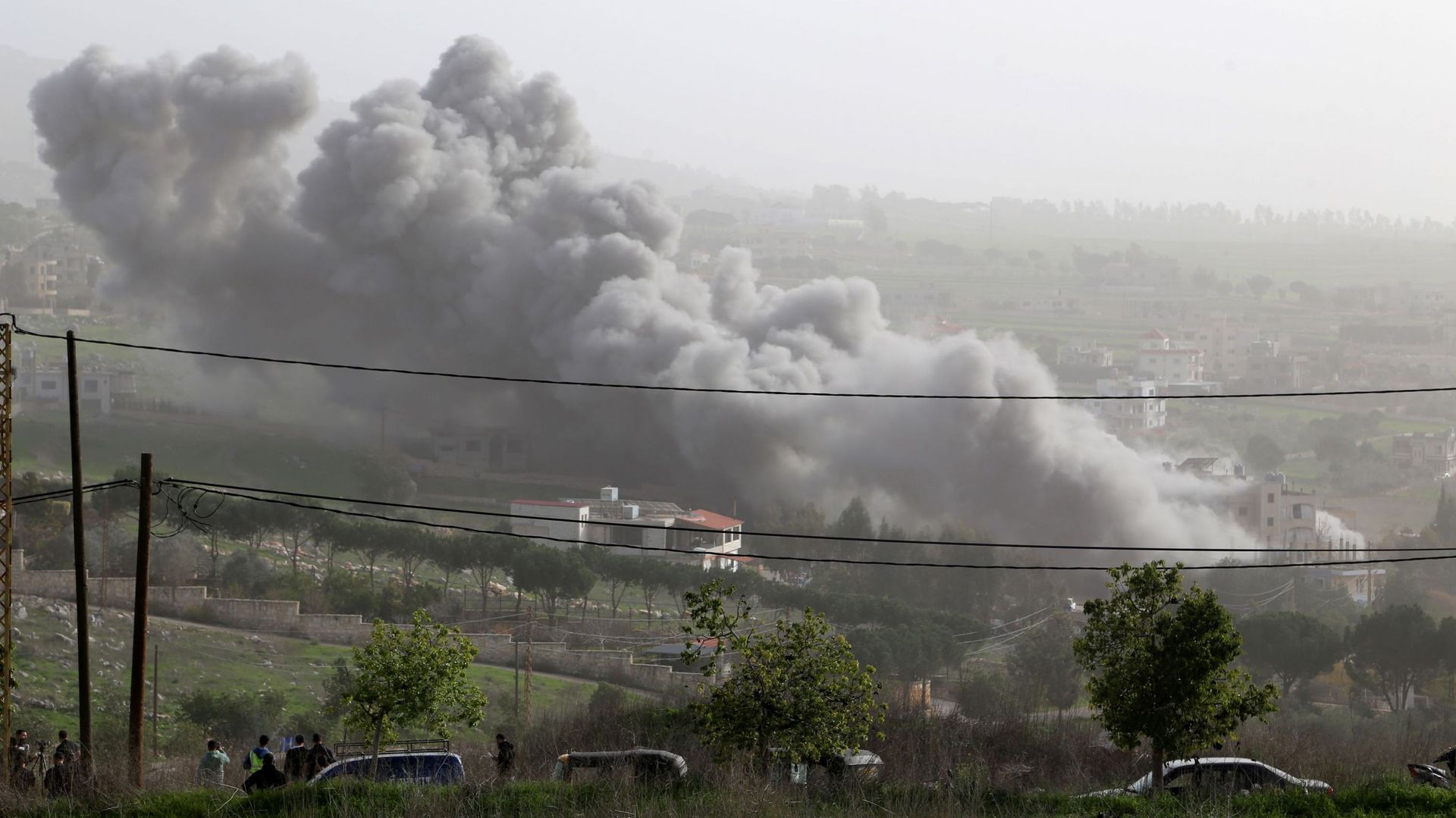 Tensions au Liban : l’armée israélienne frappe huit bases militaires du Hezbollah dans l’est du Liban