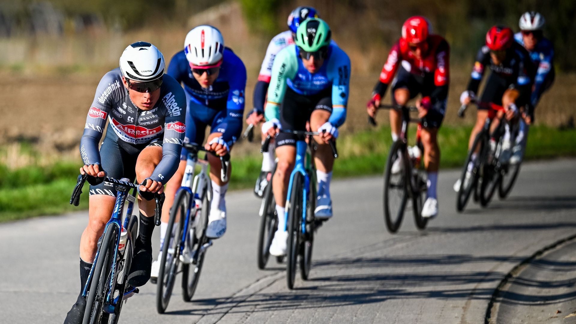 Kuurne-Bruxelles-Kuurne : Philipsen en quête d’un doublé, 5 hommes en tête, 2 en chasse-patate (Direct vidéo 14h30)