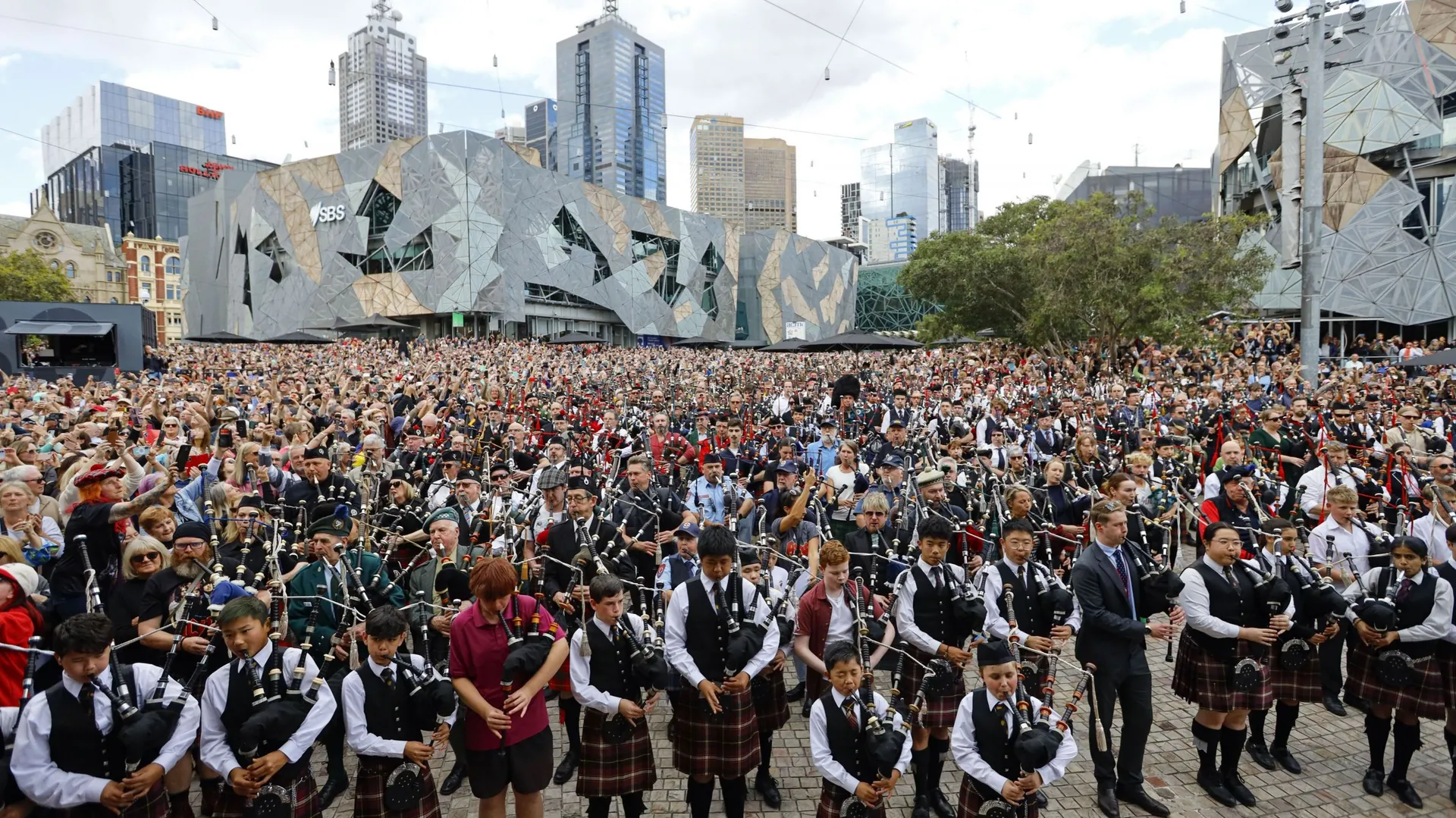 Quand AC/DC donnait un concert devant 30 personnes dans les locaux de ...