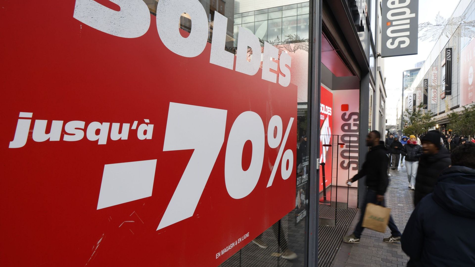 Soldes d’été : prudence des commerçants après la chaleur et un printemps mitigé