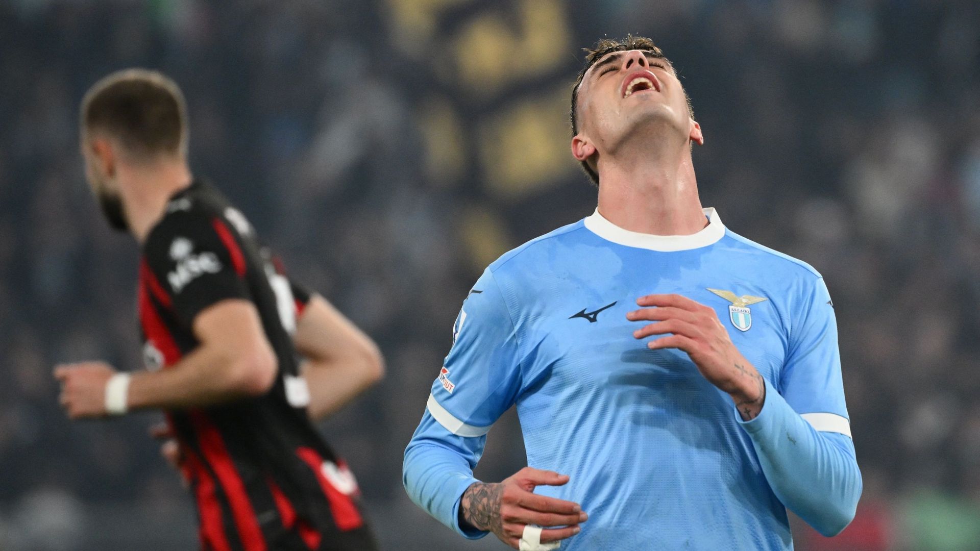 93% d'abonnements en moins : que se passe-t-il à la Lazio de Rome ? - RTBF Actus