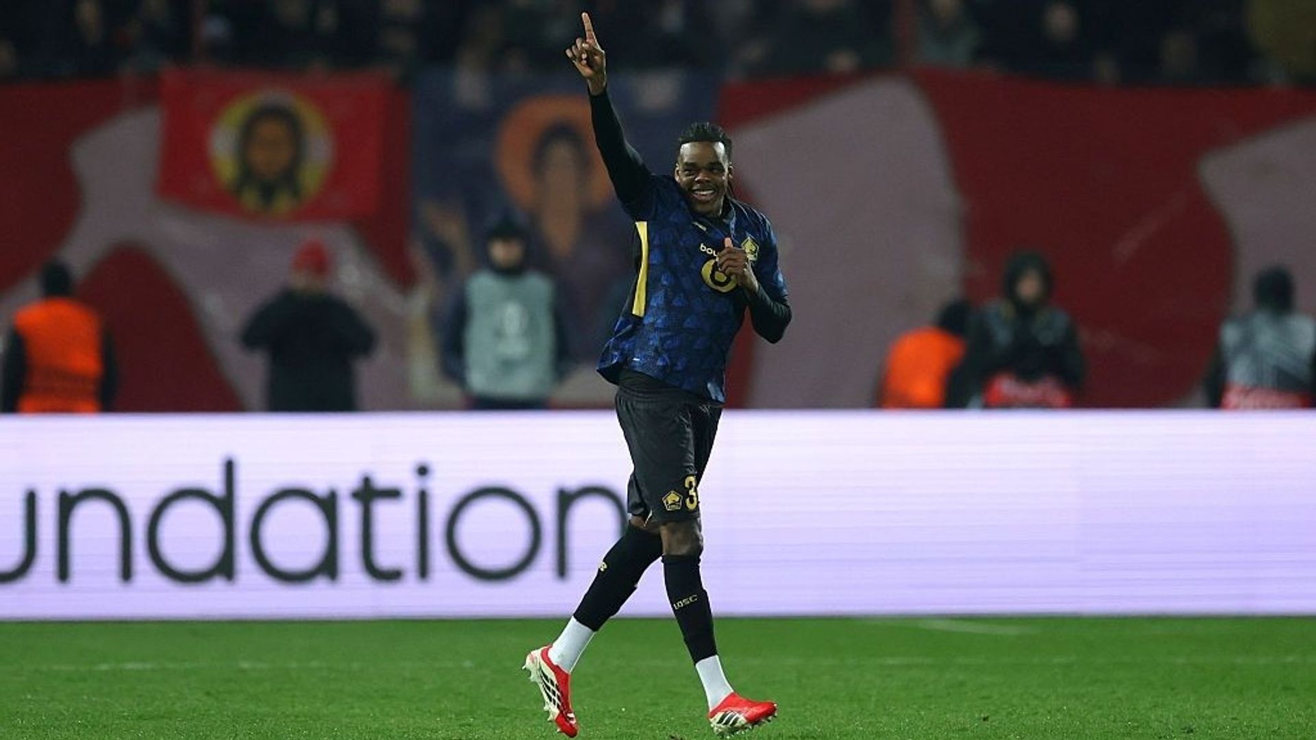 Nathan Ngoy héros du LOSC en Europa League : but décisif et qualification en poche