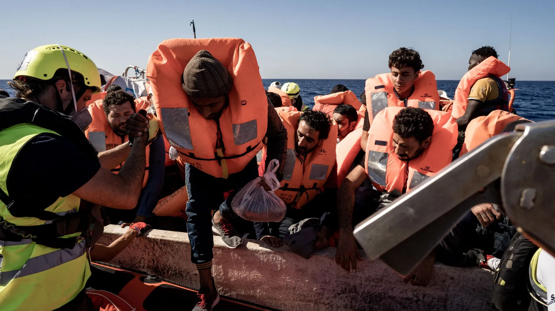 SOS Méditerranée demande l’aide de Paris, Madrid et Athènes pour ...
