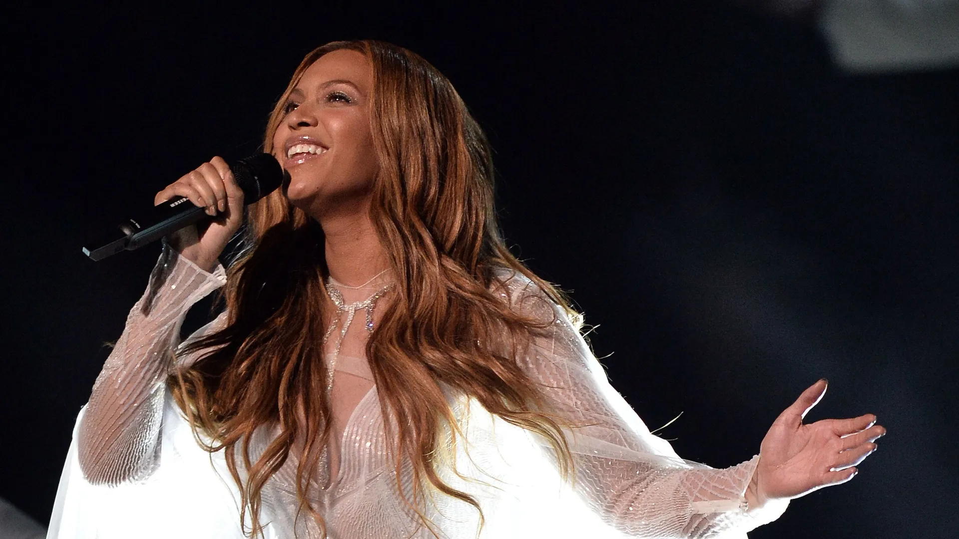 A Nashville, Beyoncé vole la vedette aux récompenses de la musique ...
