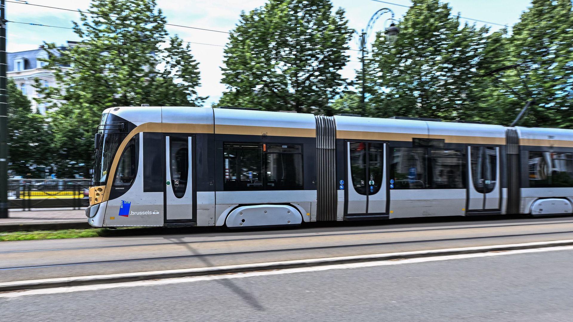 Beaucoup d’émotion après l’agression mortelle d’un commerçant de Schaerbeek, roué de coups dans un tram