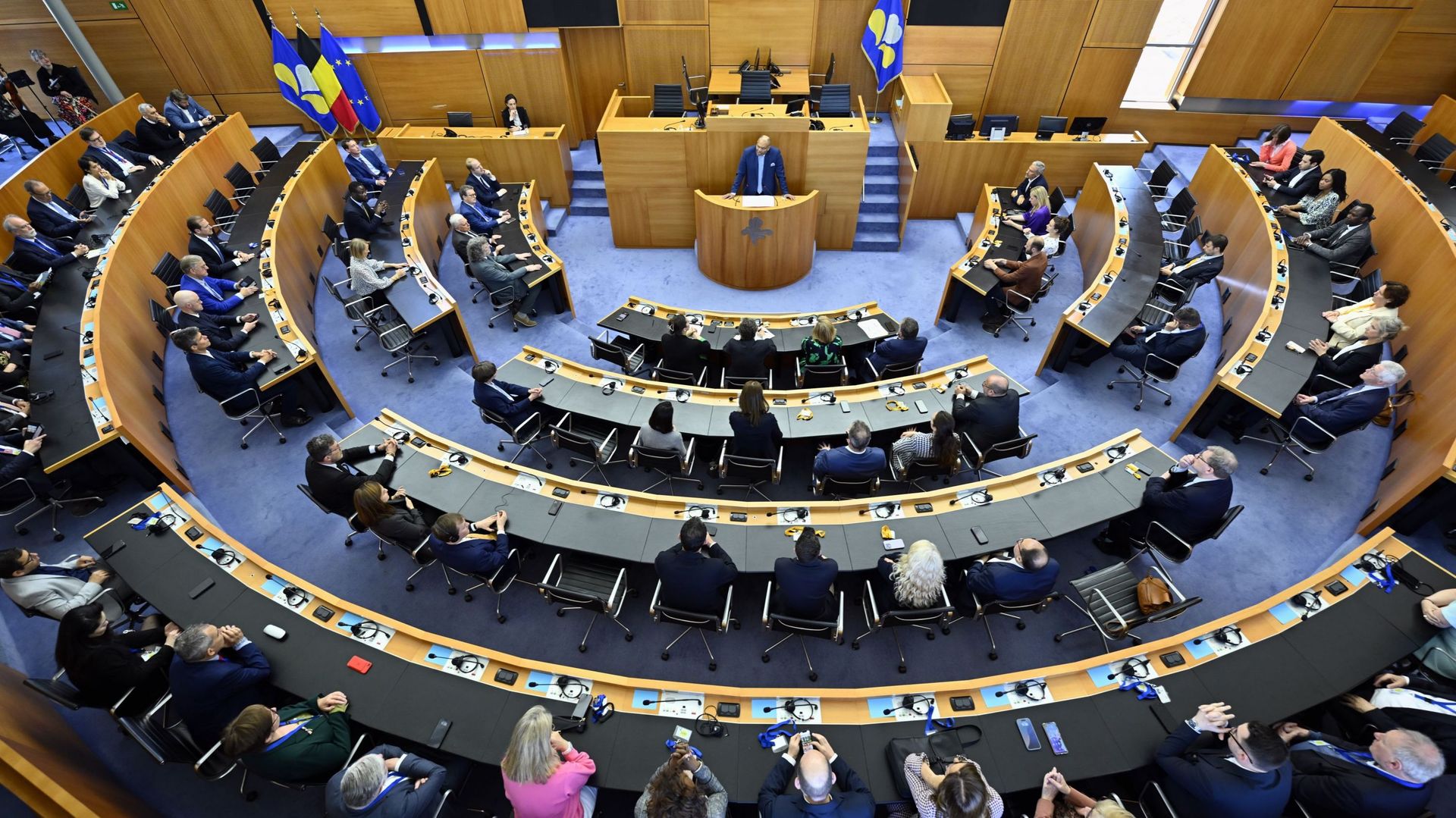 Bruxelles : accord MR-PS-Engagés sur les présidences des Parlements régionaux