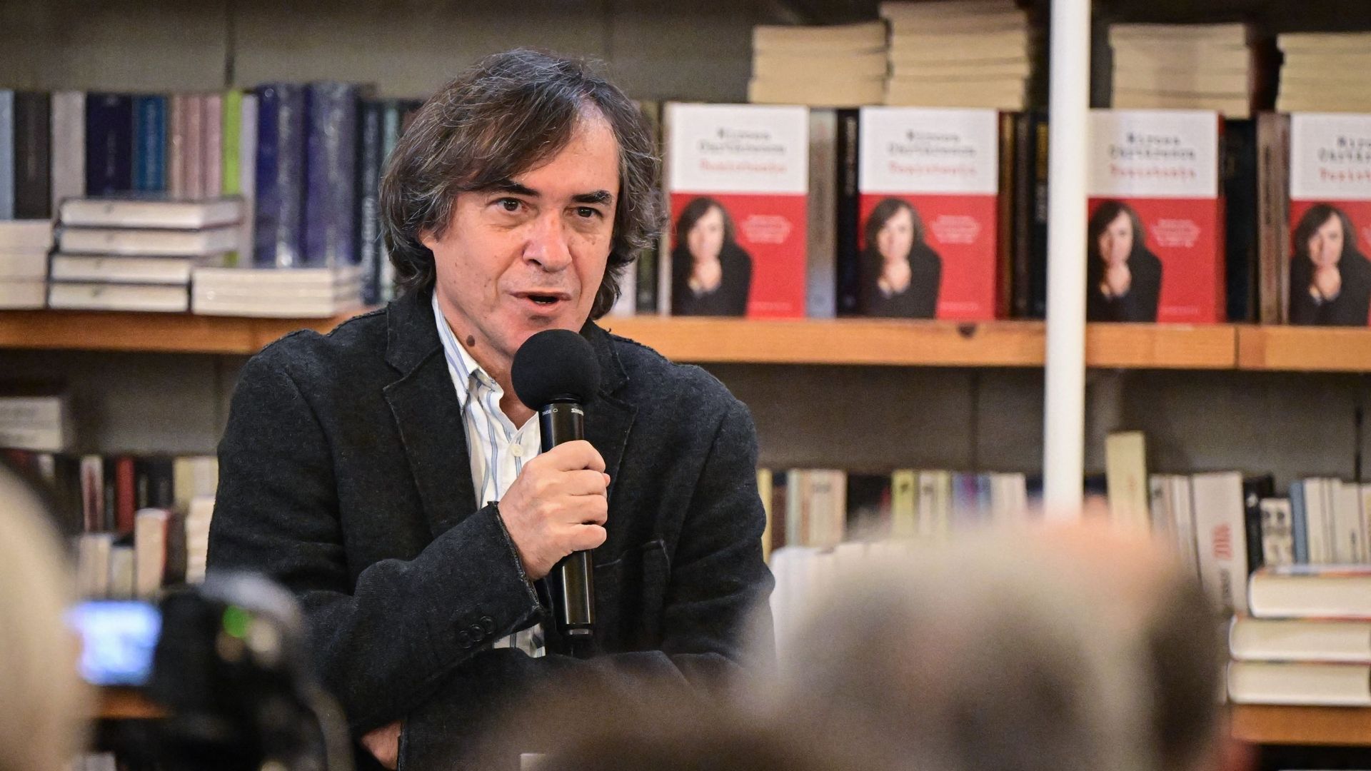 Mircea Cărtărescu compares literature to a bandage