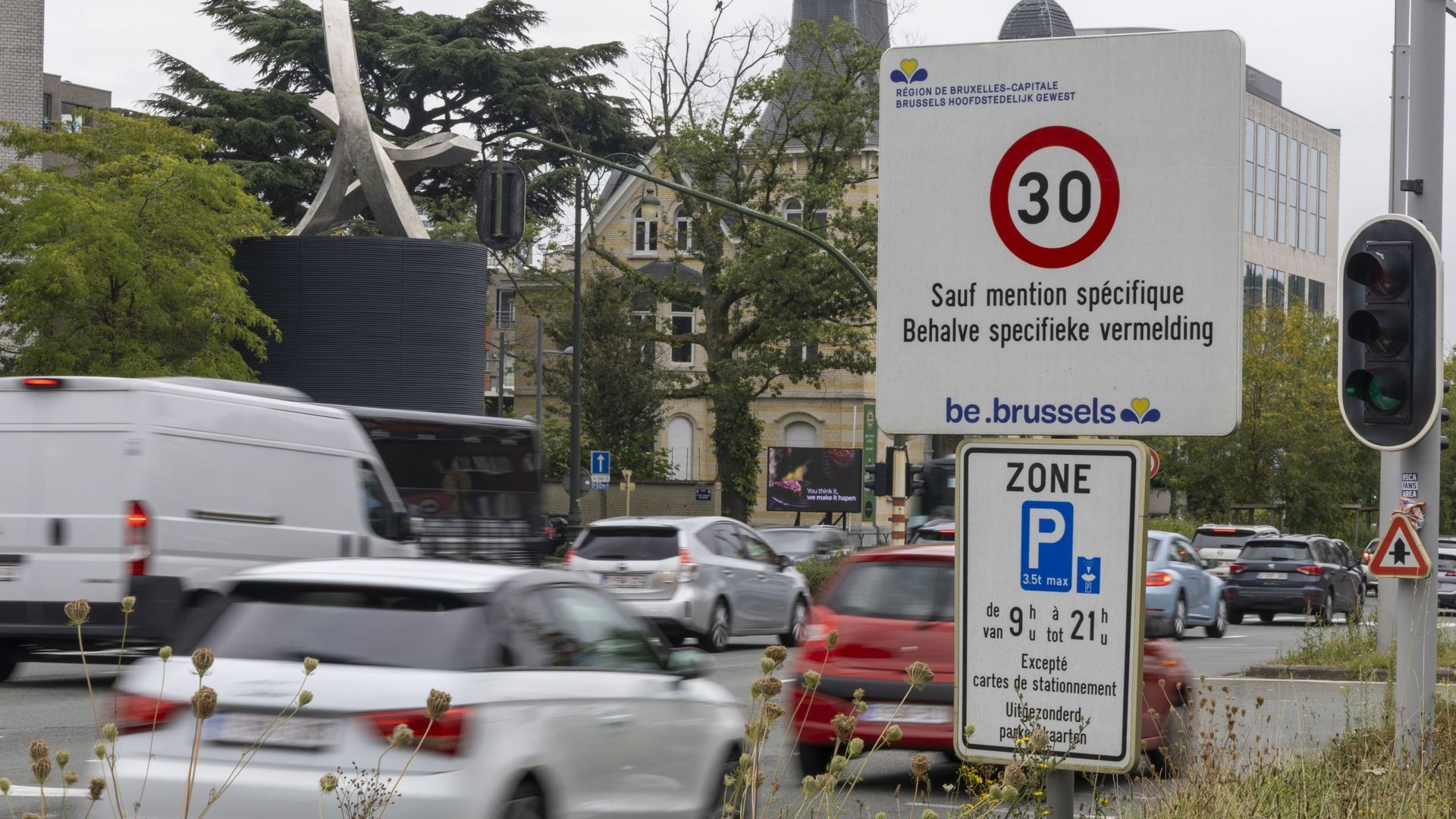 Touring demande une clarification urgente sur le retour des amendes LEZ en Région bruxelloise