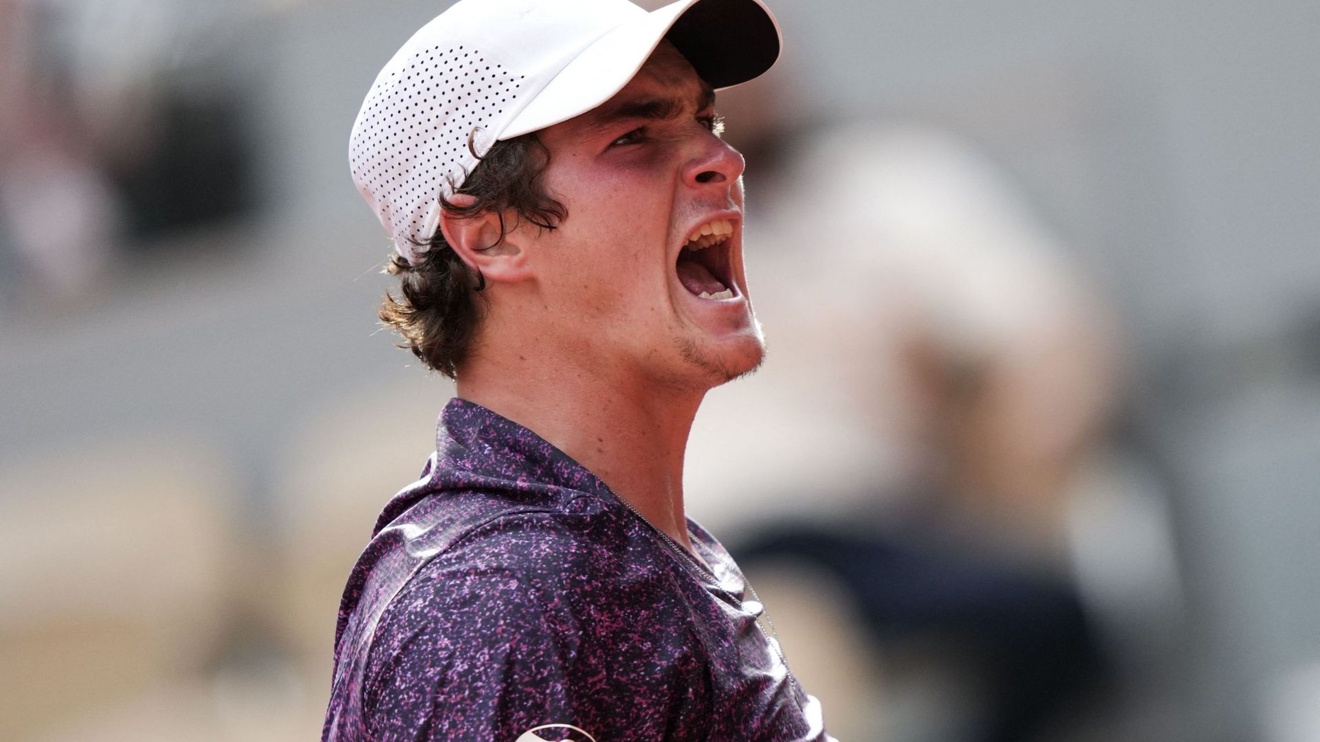 Mené deux sets à rien, le prodige Fonseca renverse Djokovic et met fin au rêve du Serbe