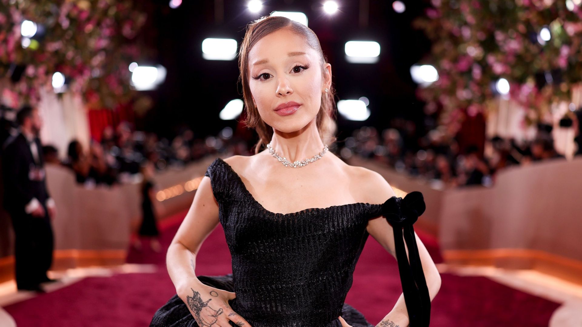 Ariana Grande remporte une première bataille juridique contre les hackeurs qui ont voulu vendre ses morceaux inédits